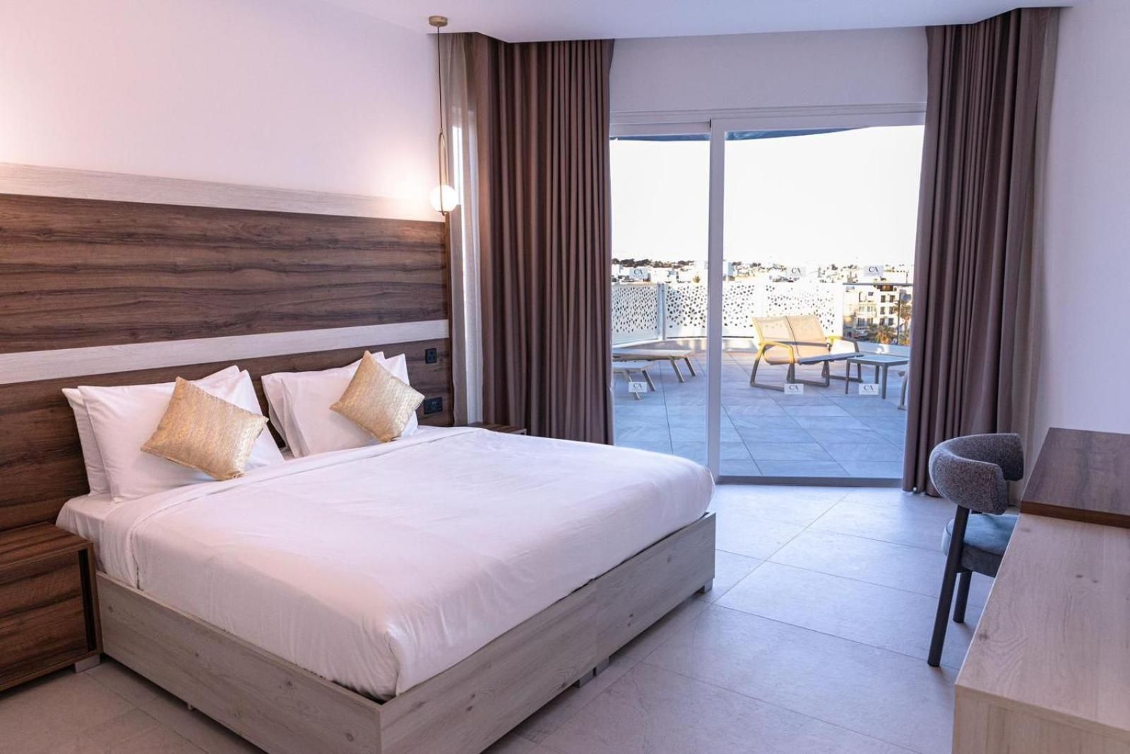 CA Sand Dune Hotel