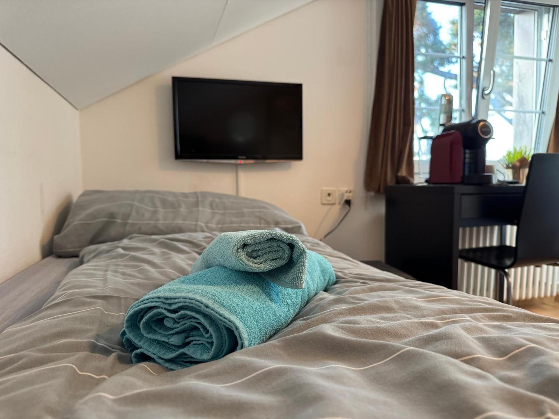 Single Room with Shared Bathroom