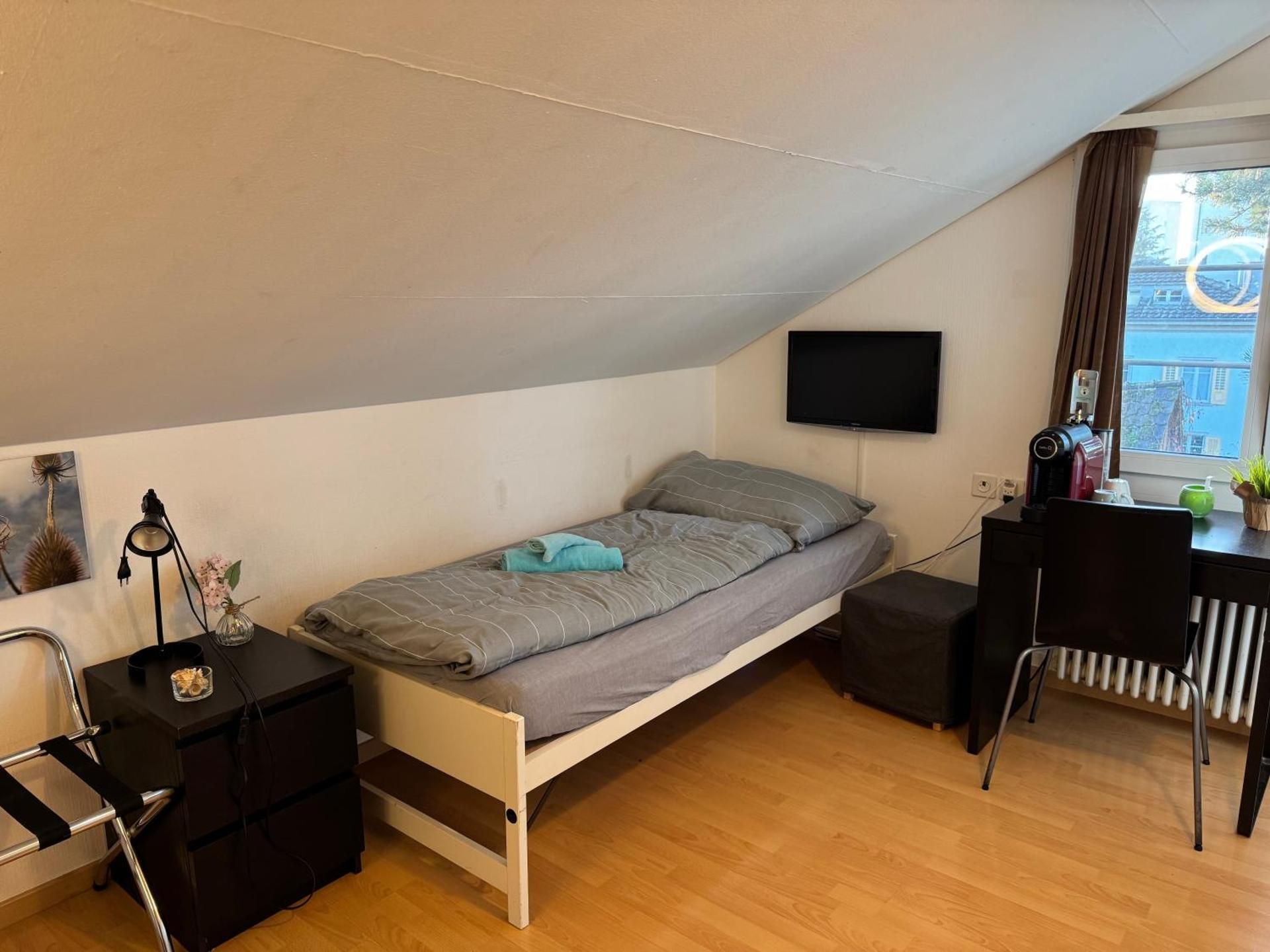 Single Room with Shared Bathroom
