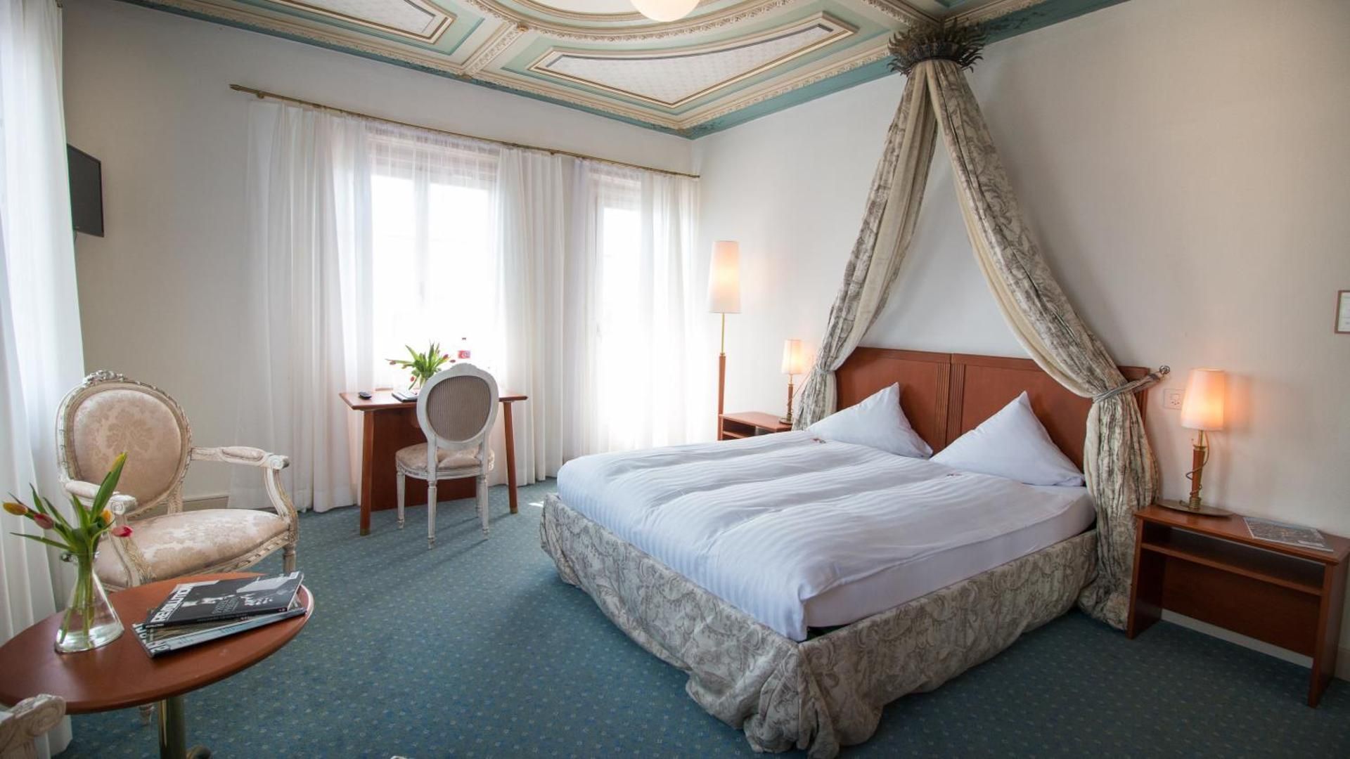 Double Room with Lake View