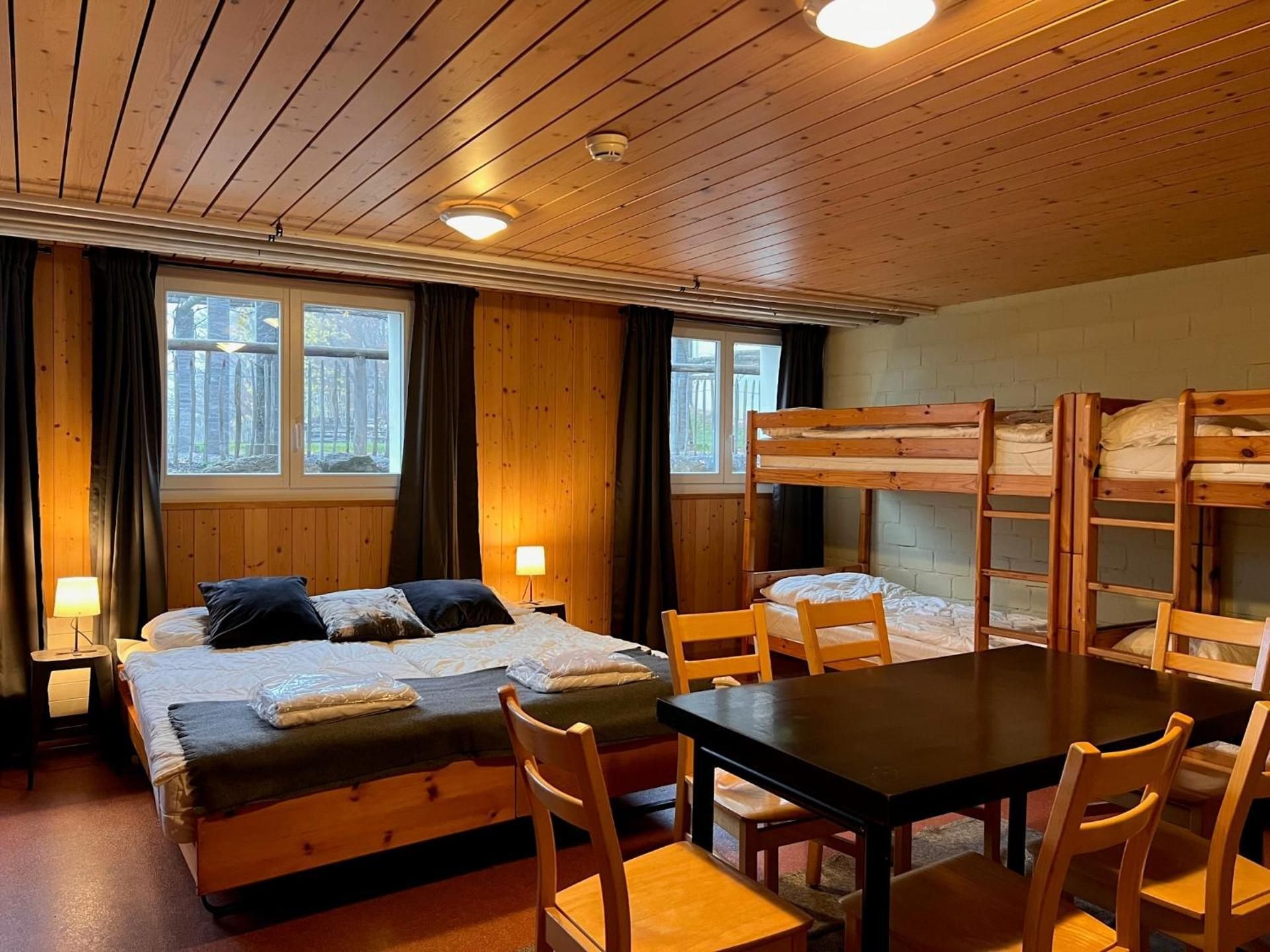 Family Room (6 Adults) with Shared Bathroom
