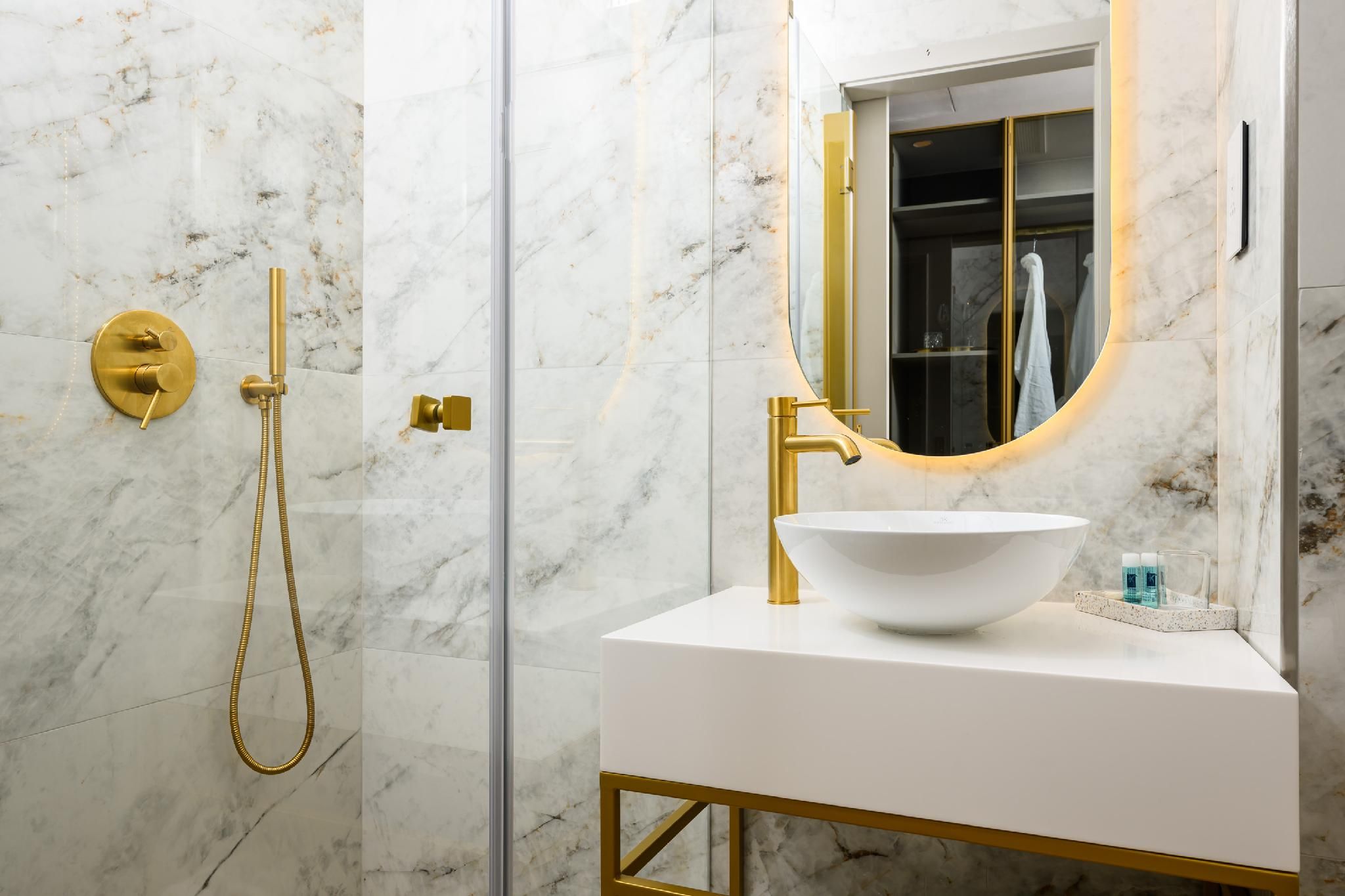 XVI Suites - Adults Only Deluxe Double or Twin 3