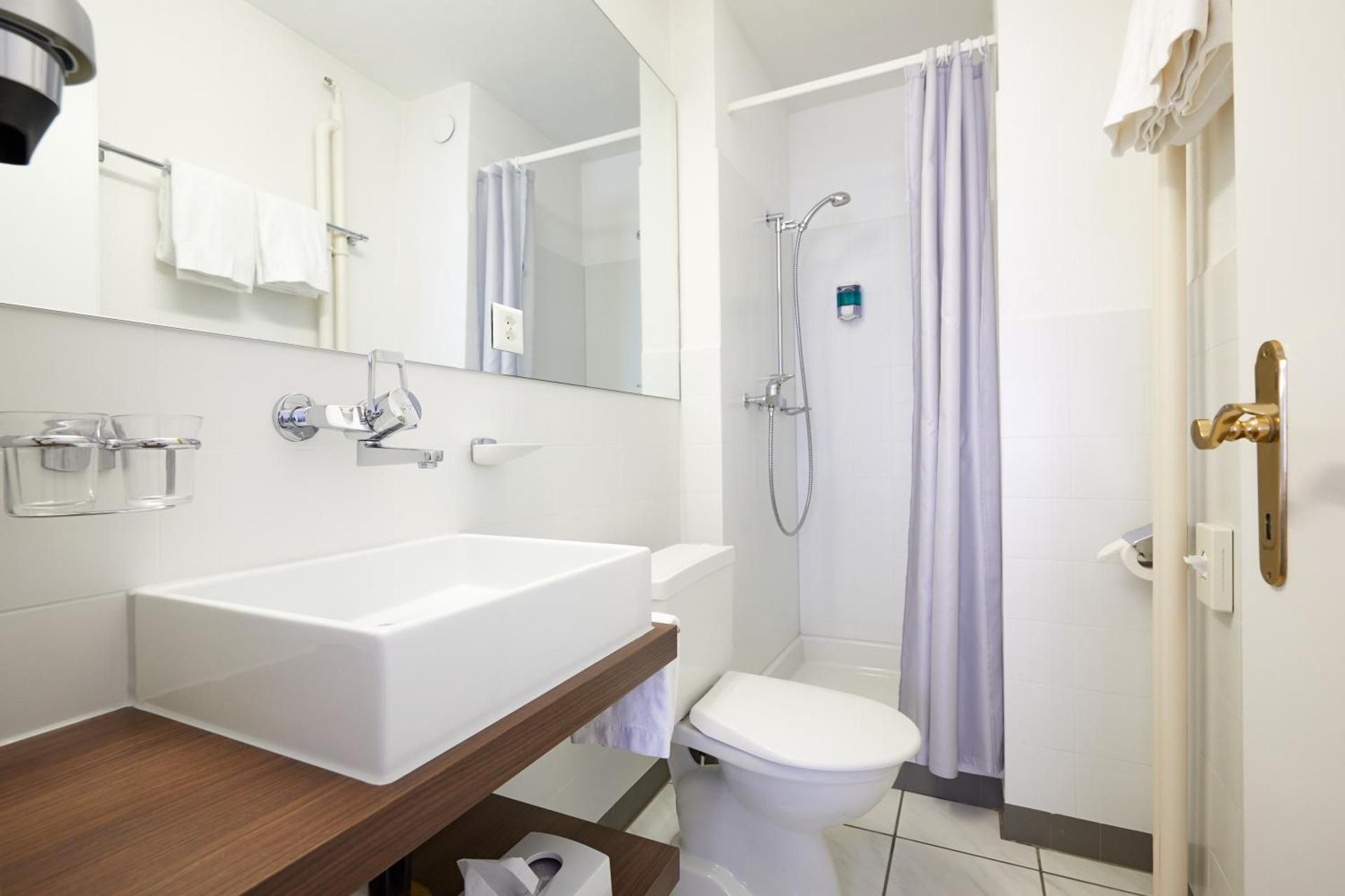 Standard Double Room with Lake View