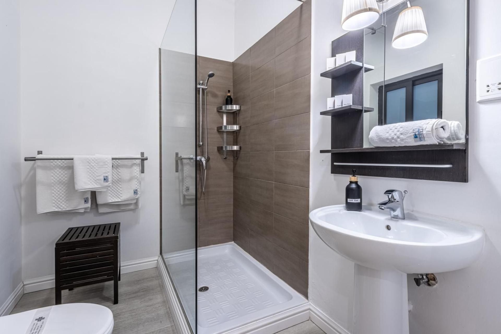 Three-Bedroom Apartment (5 Adults)