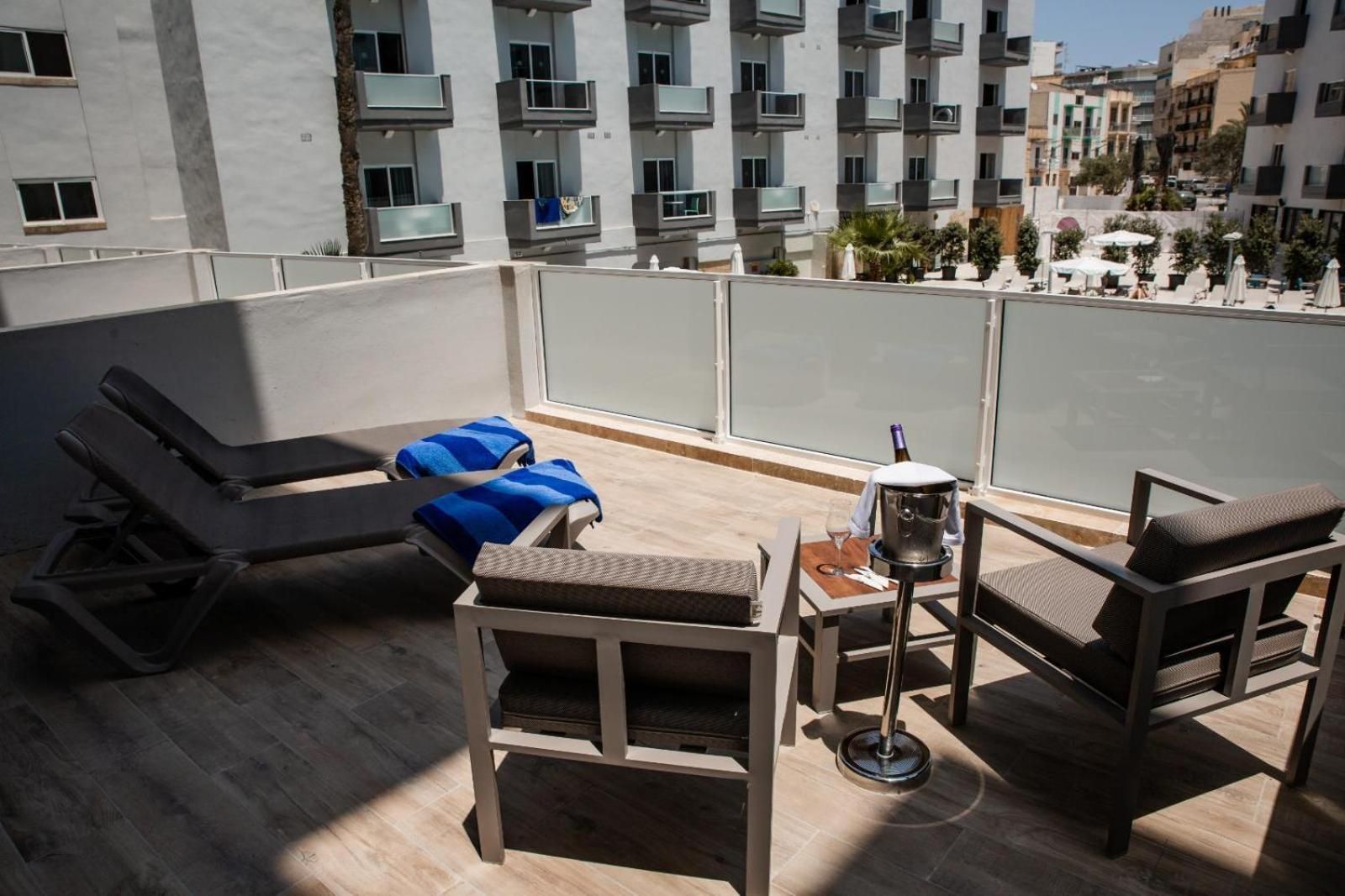 Double Room with Terrace - Free Access to Toy Room Club