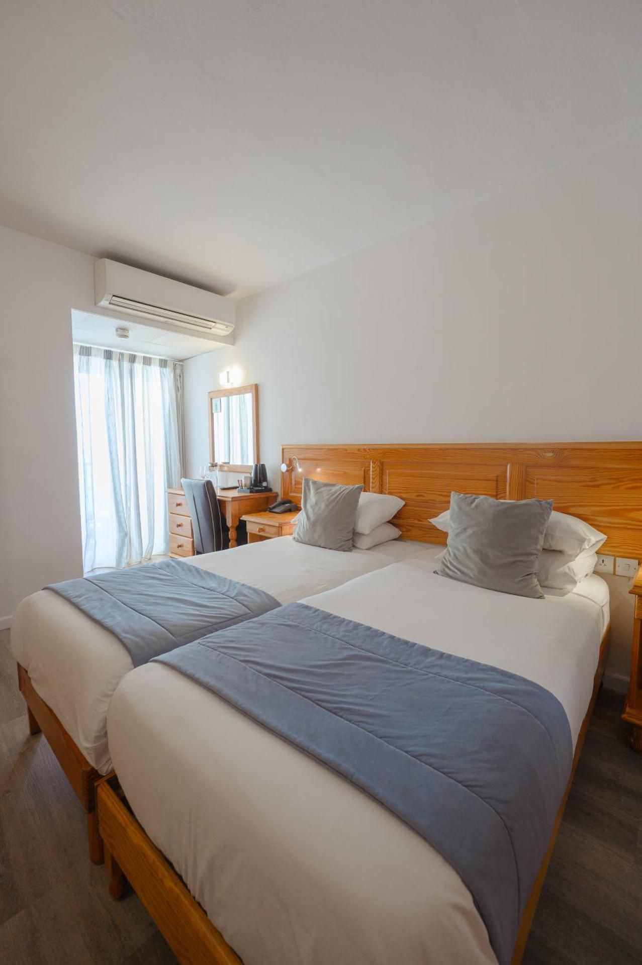 Double or Twin Room with Partial Sea View