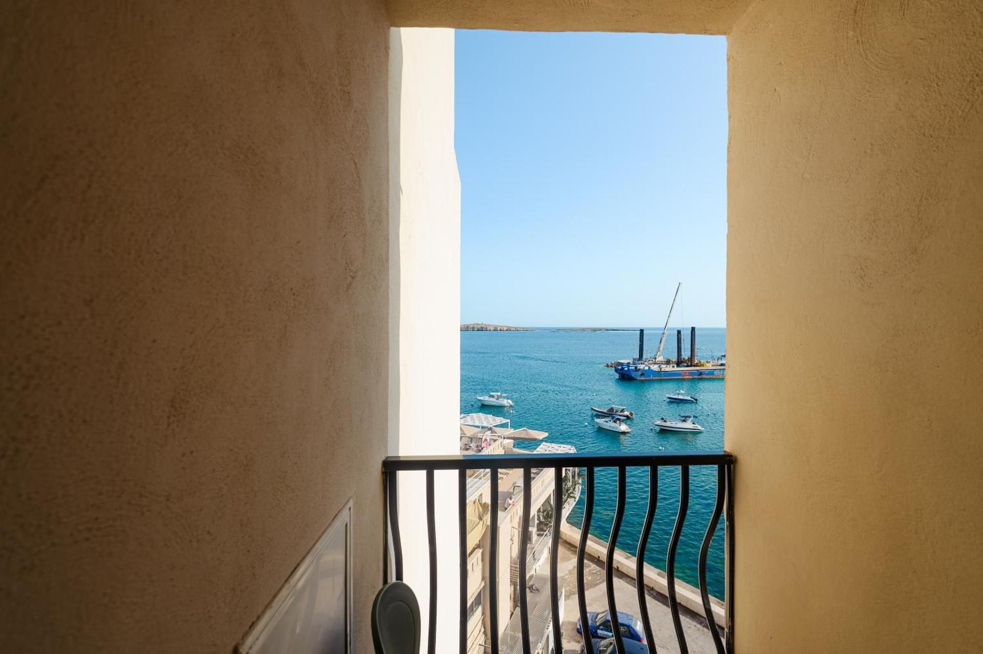 Double or Twin Room with Partial Sea View