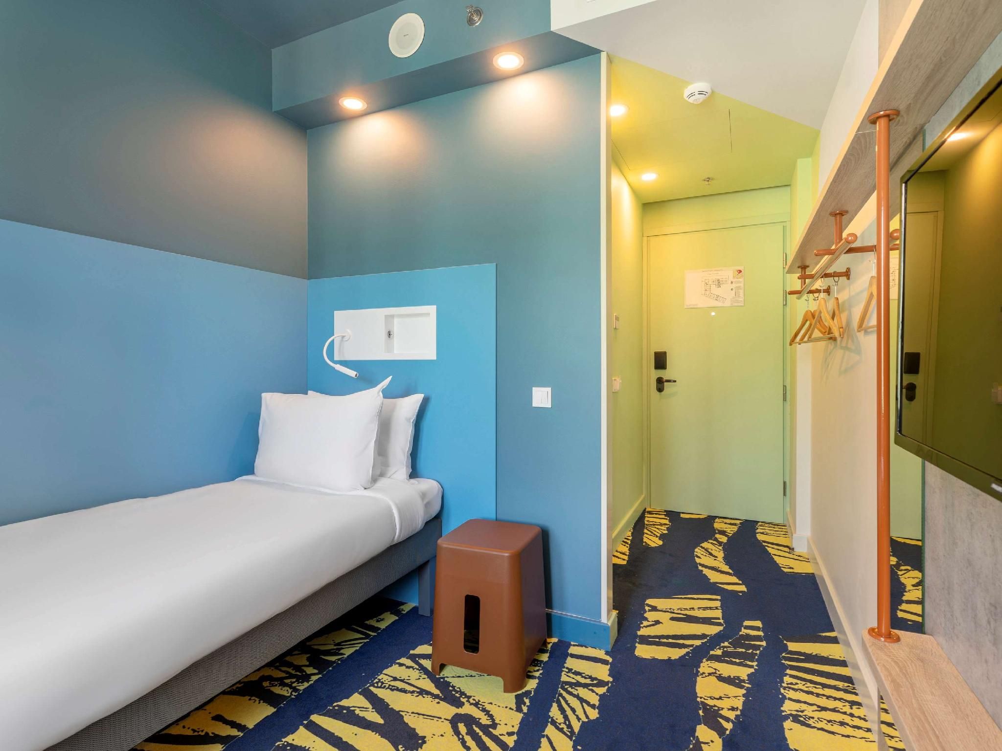 Standard Room with 2 Single Beds