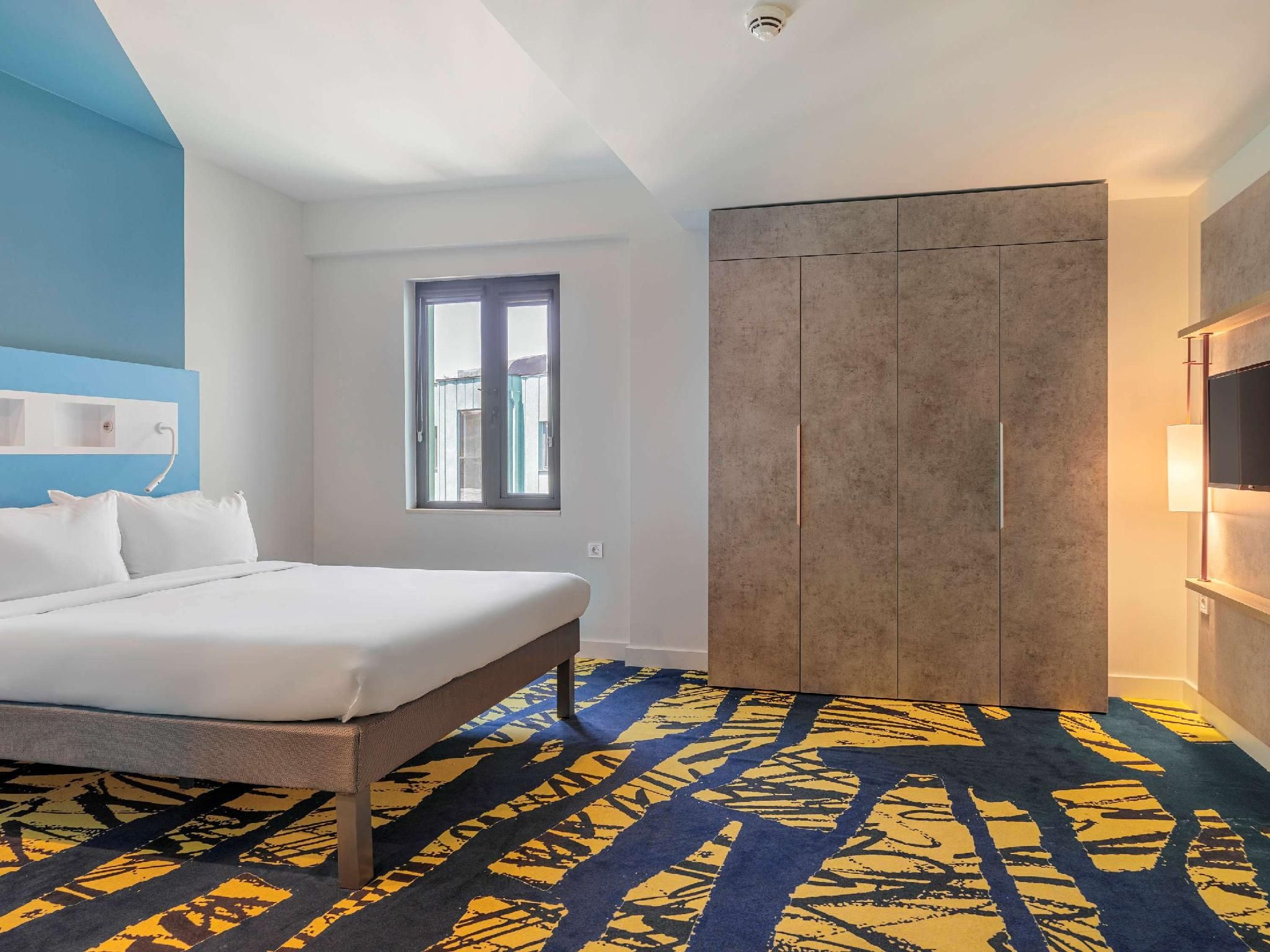 Superior Room with 1 double bed and 2 Bed-close ts