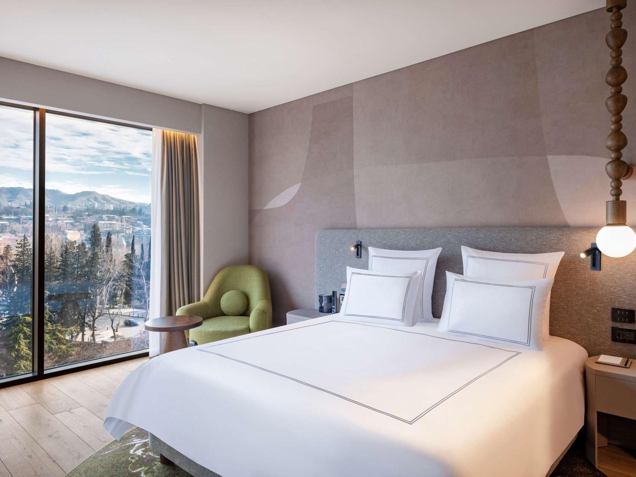Swiss Business Advantage Room