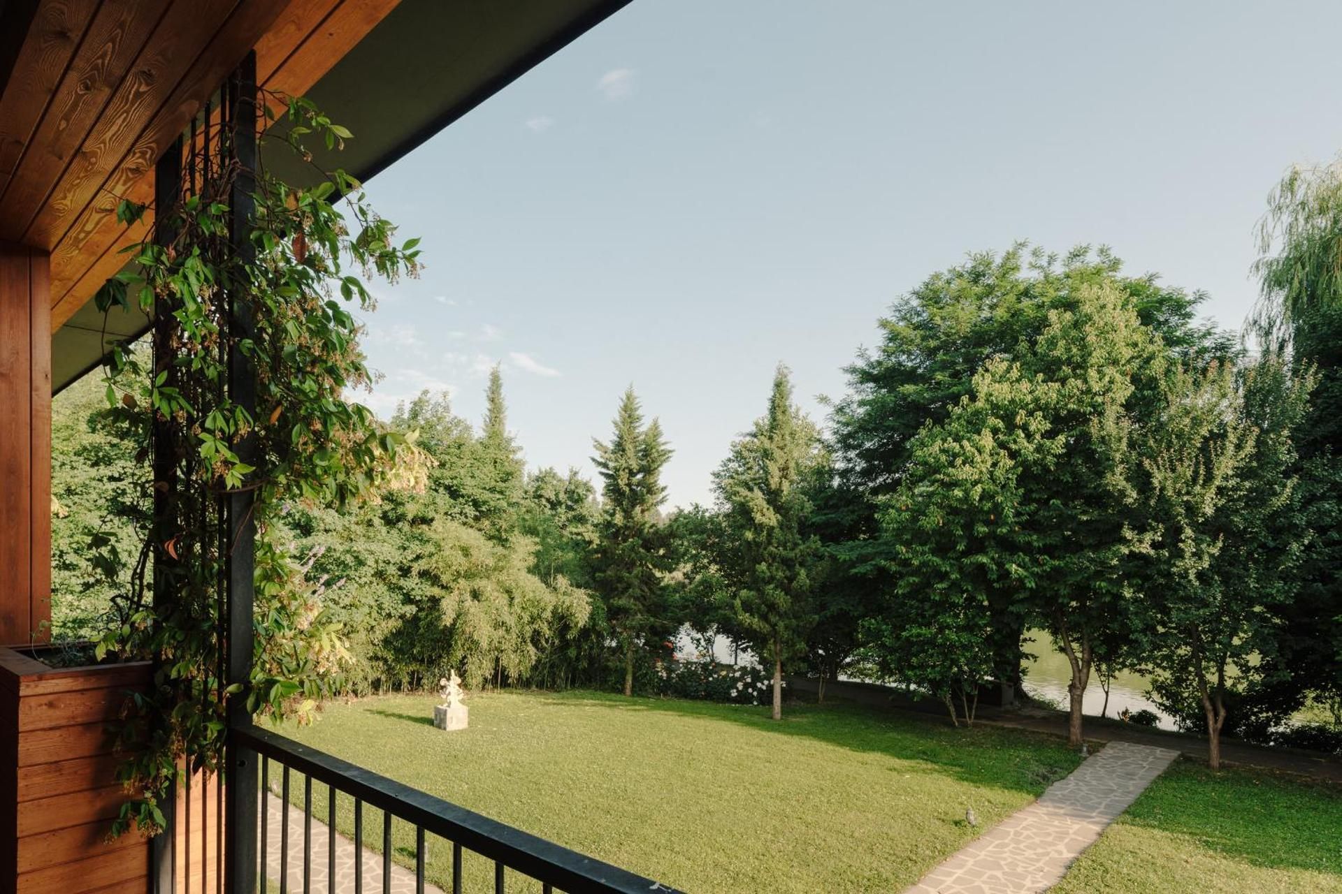Deluxe Double or Twin Room with Lake View