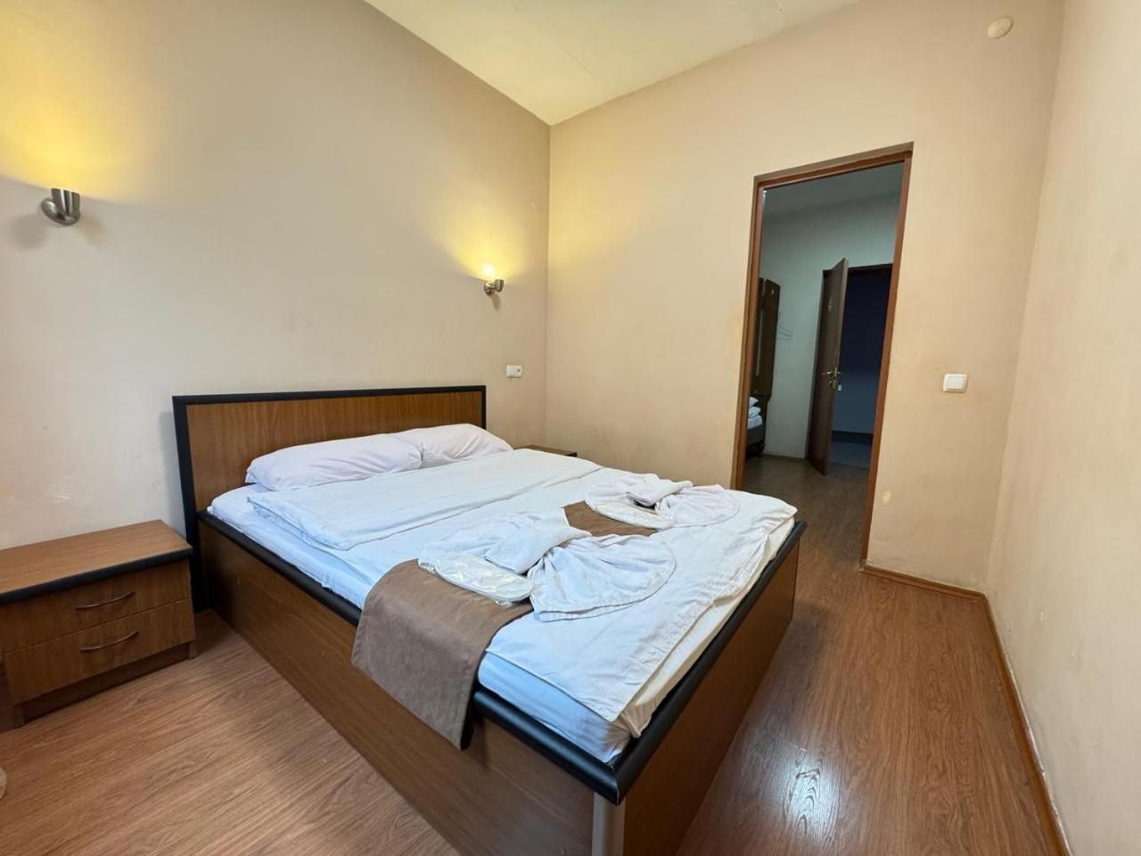 Deluxe Room (2 Adults + 1 Child)