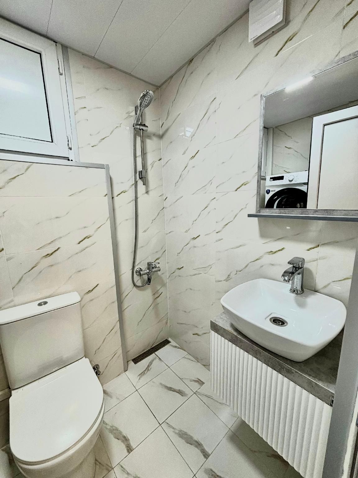 Single Bed in 8-Bed Co-Living Room - All Genders