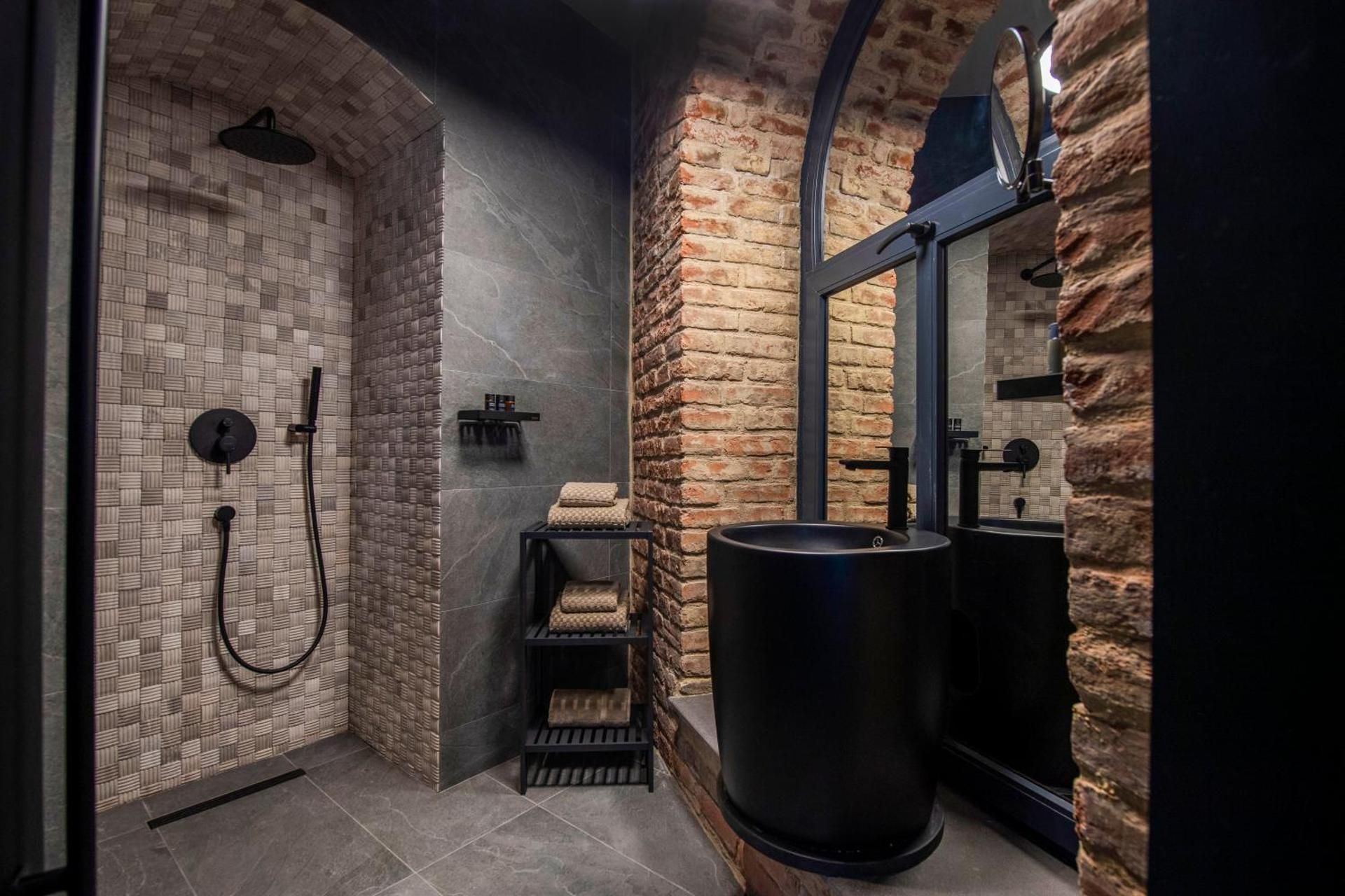 Qarvasla Standard Double or Twin Room 3