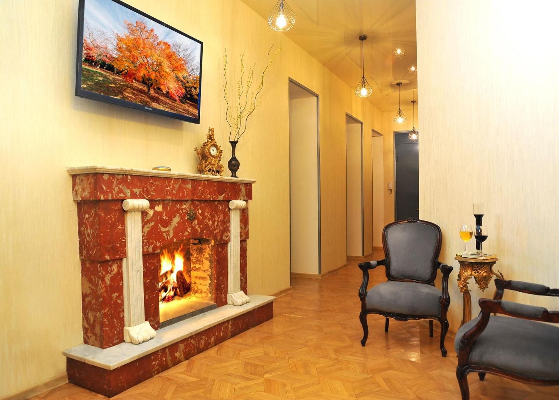 shared lounge/tv area