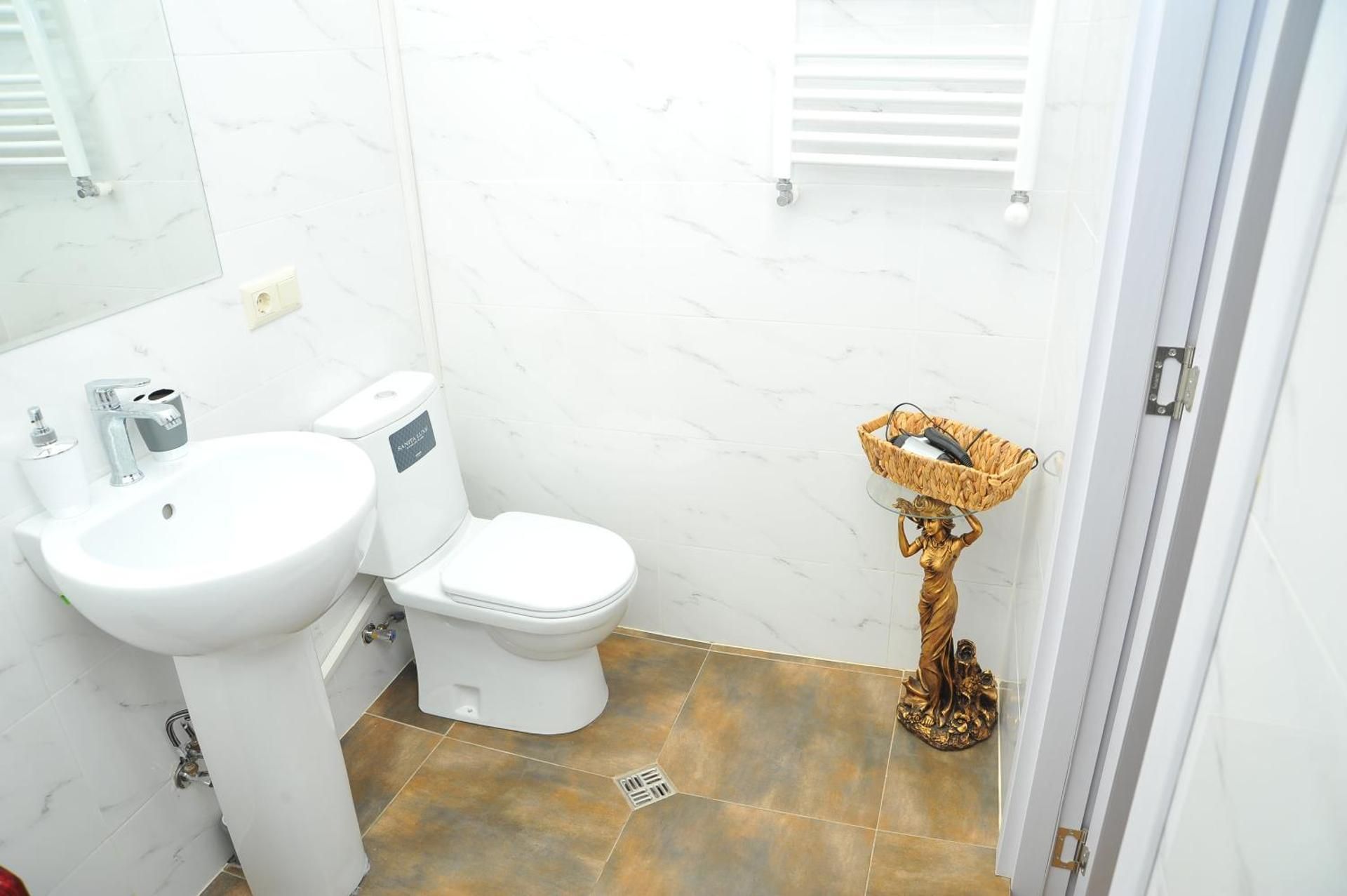 Brickwall Tbilisi-Tbilisi vibe Superior Queen Room 2