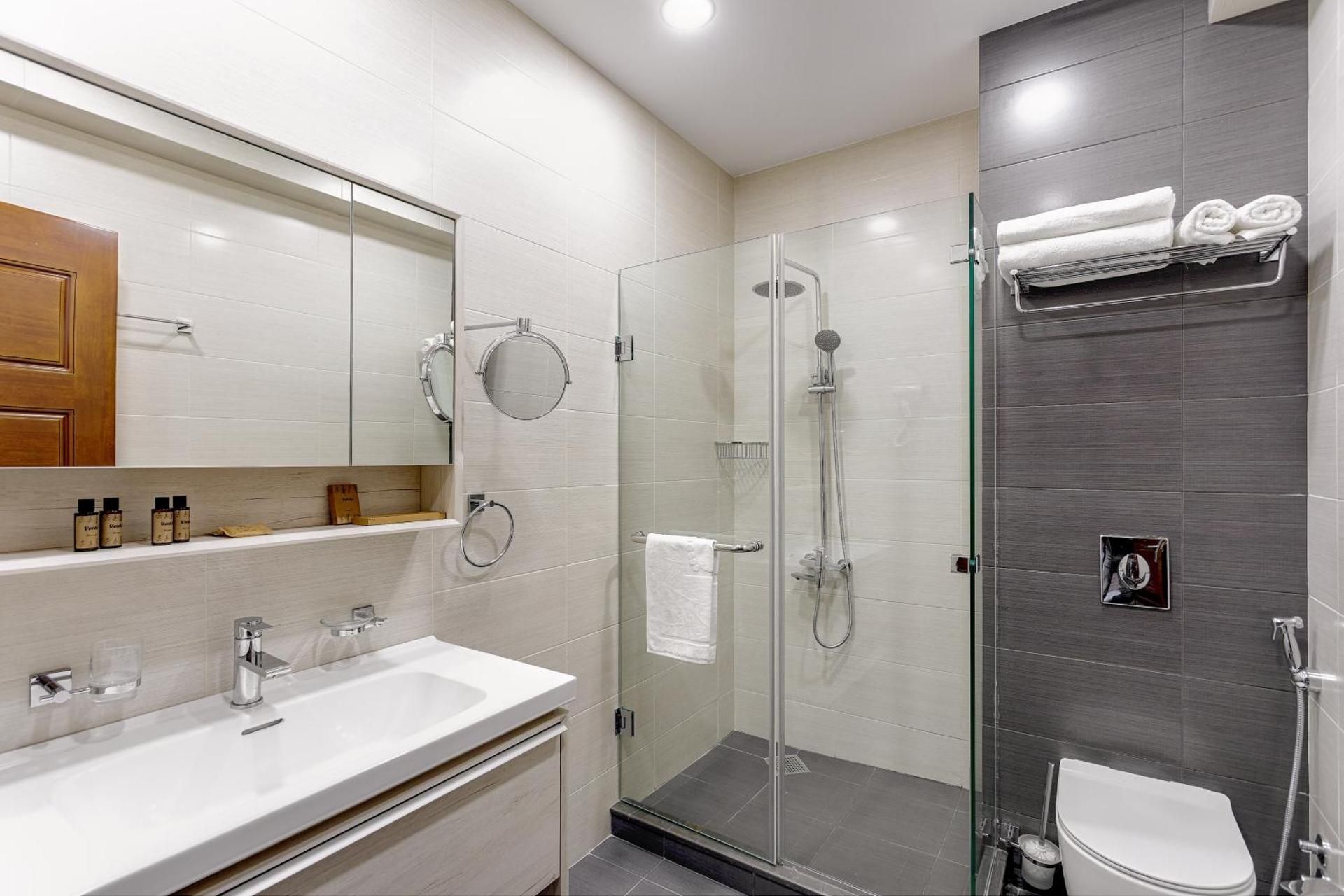 Hotel Vinum Deluxe King Suite 2