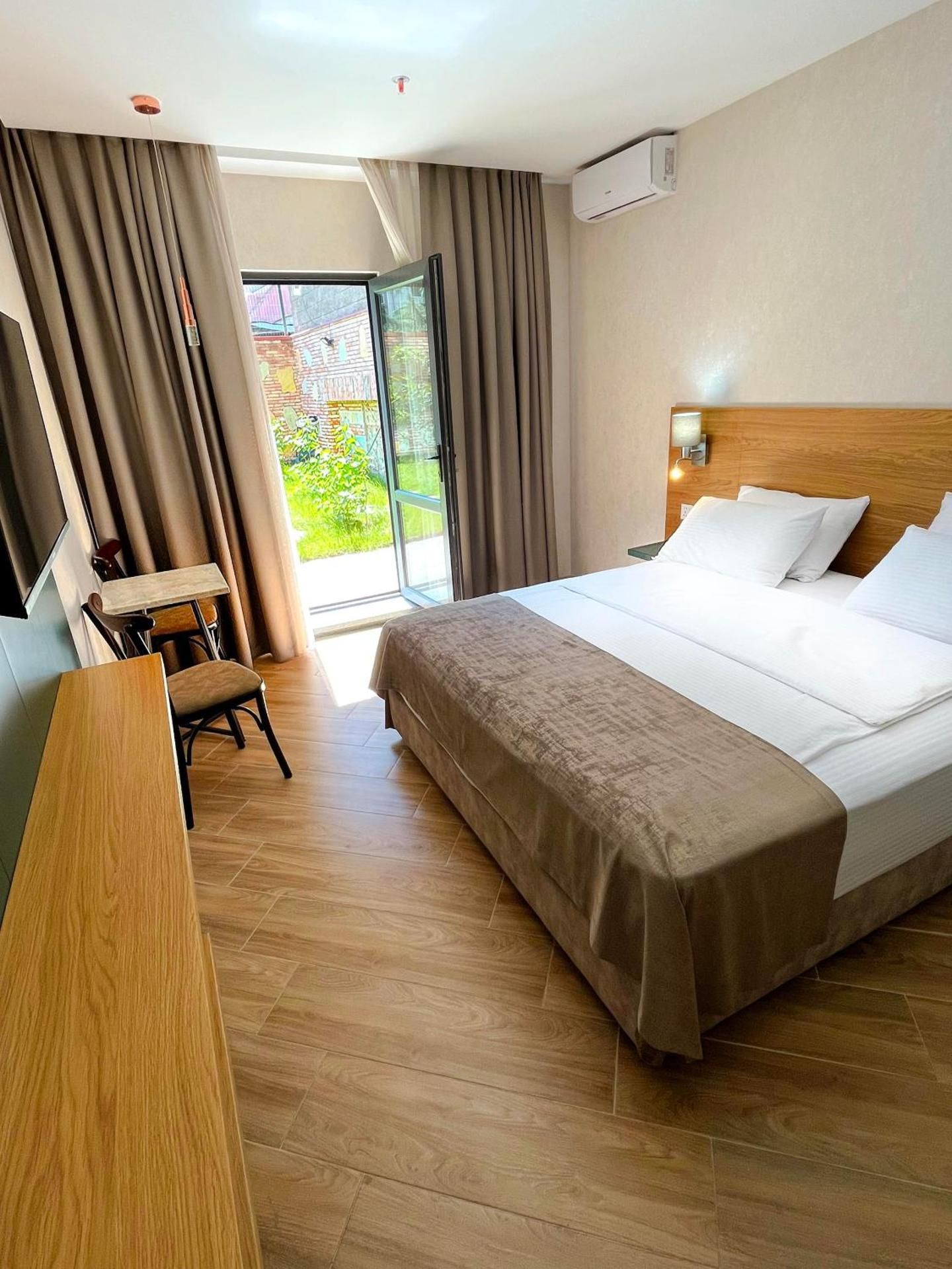Deluxe Double or Twin Room with Garden View