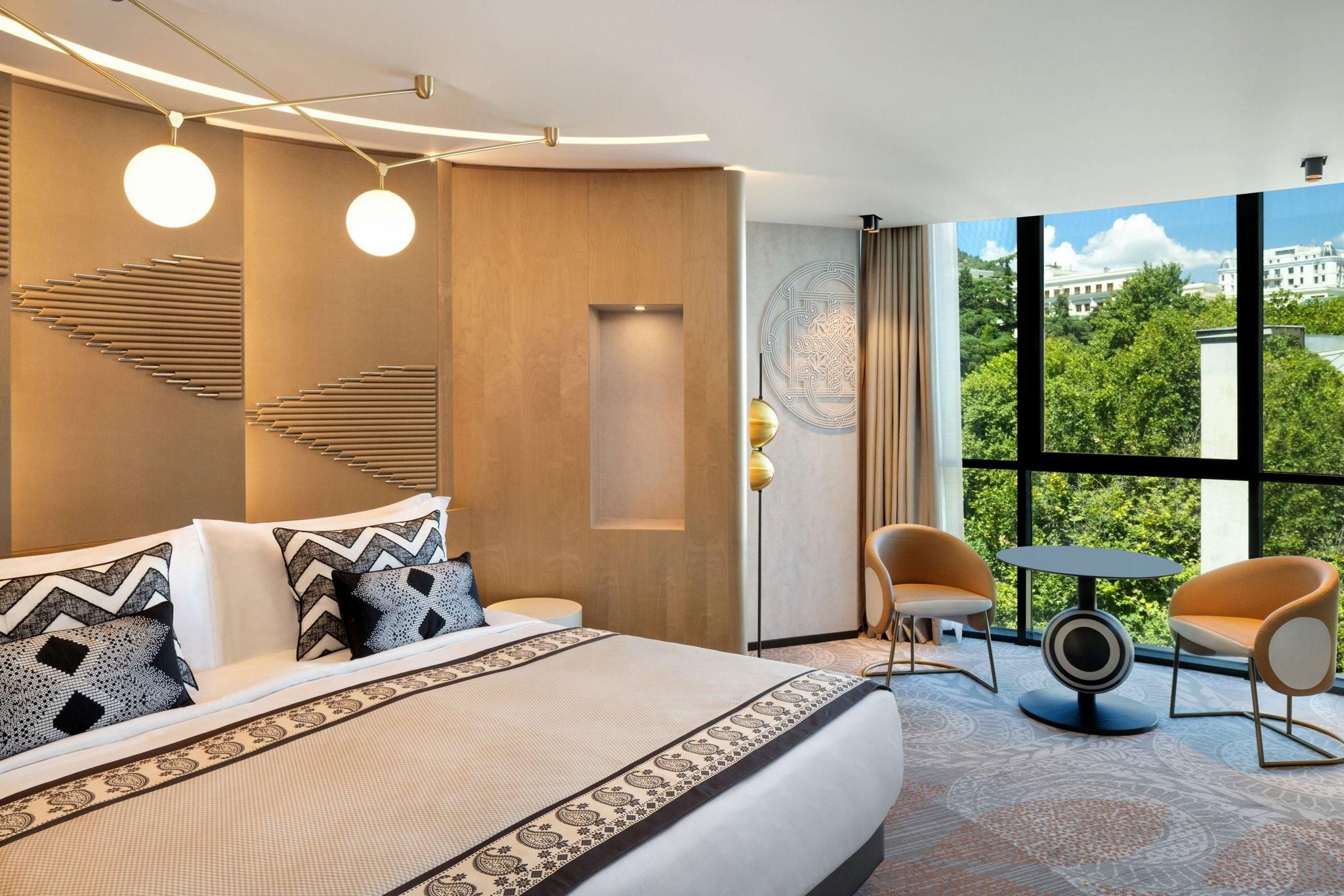 Signature Suite, Bedroom 1: 1 King, Bedroom 2: 2 Twin