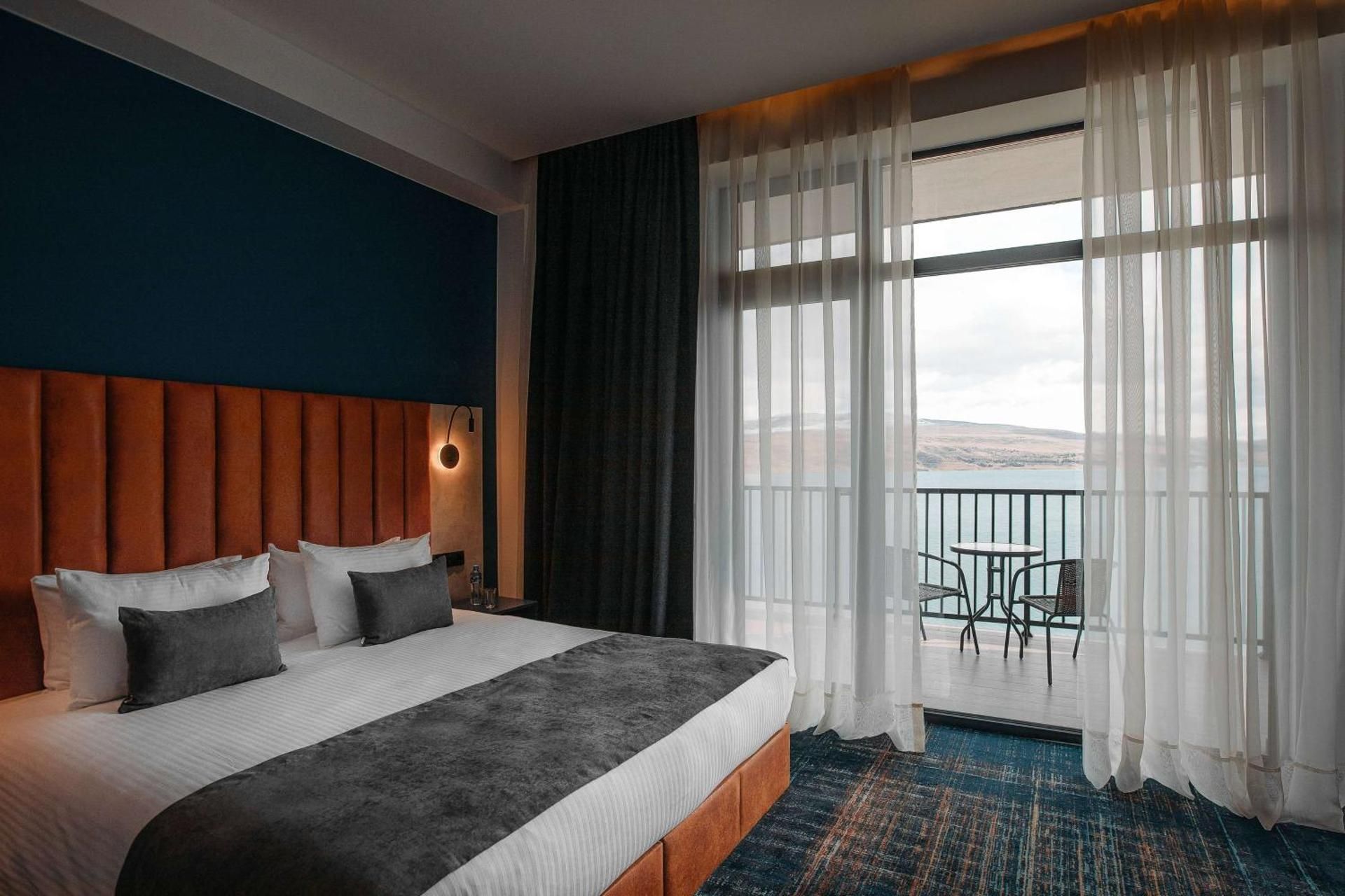 Accessible Queen, Suite, Sea View