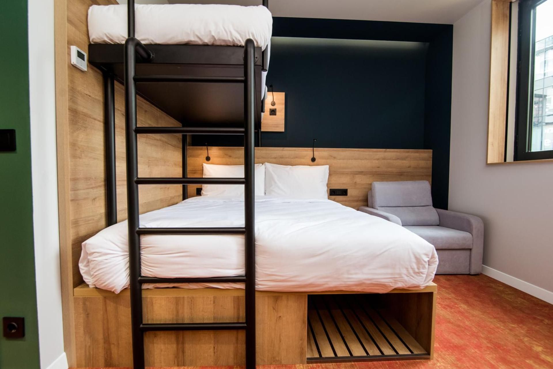 Pop Triple Room with One Double and One Bunk Beds