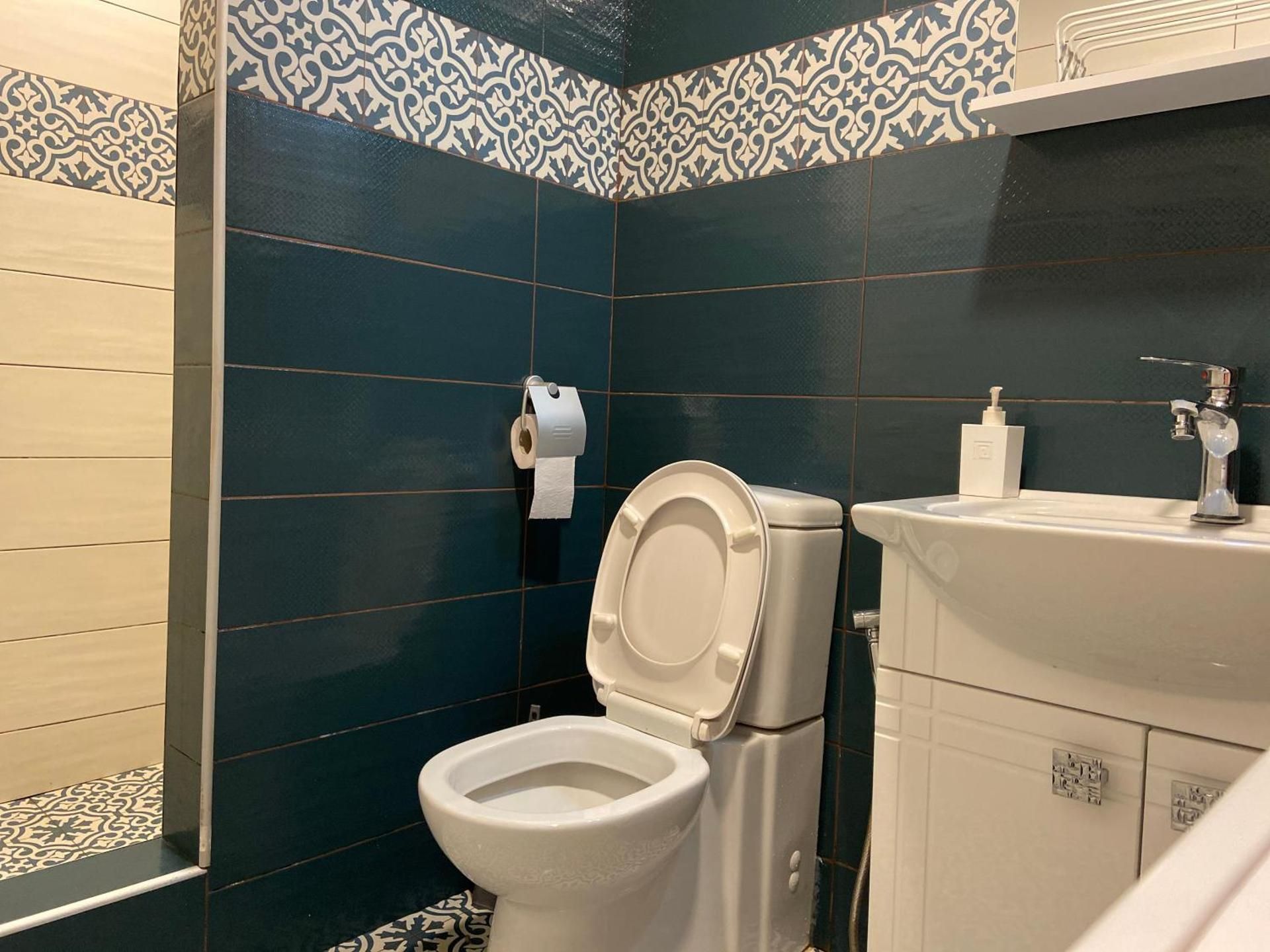 Deluxe Two-Bedroom Apartment with Garden View
