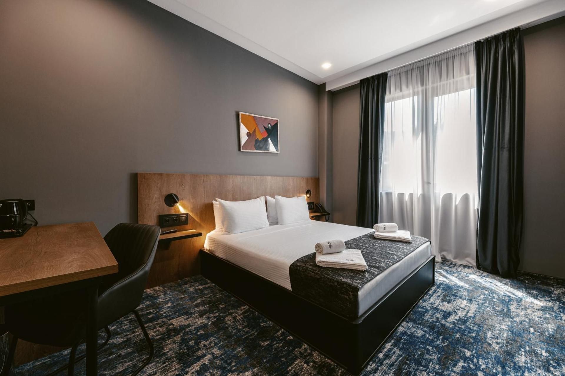 Queen Room with Balcony