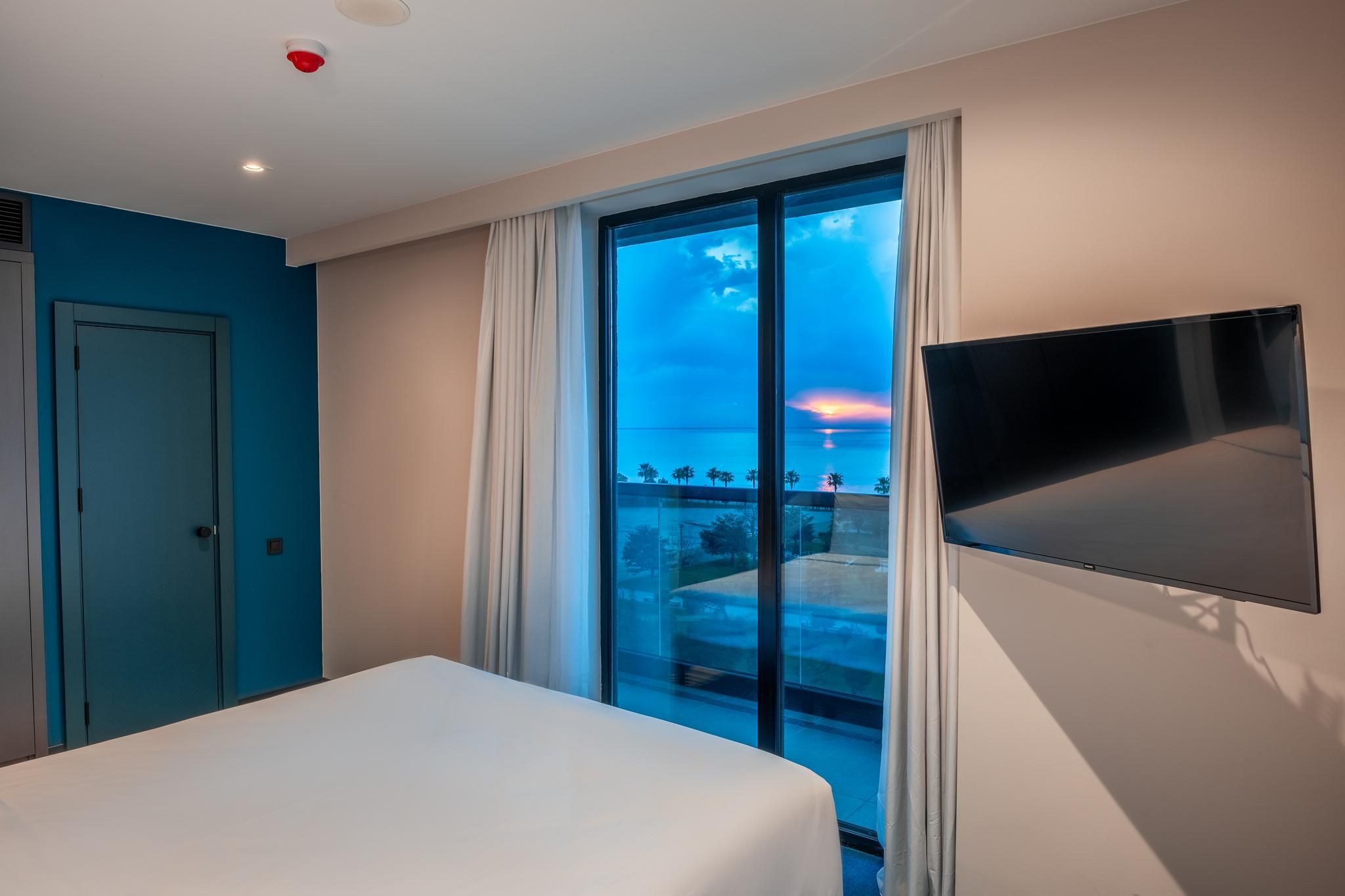 Suite - Sea View, 2 separate rooms with 1 doubl e bed