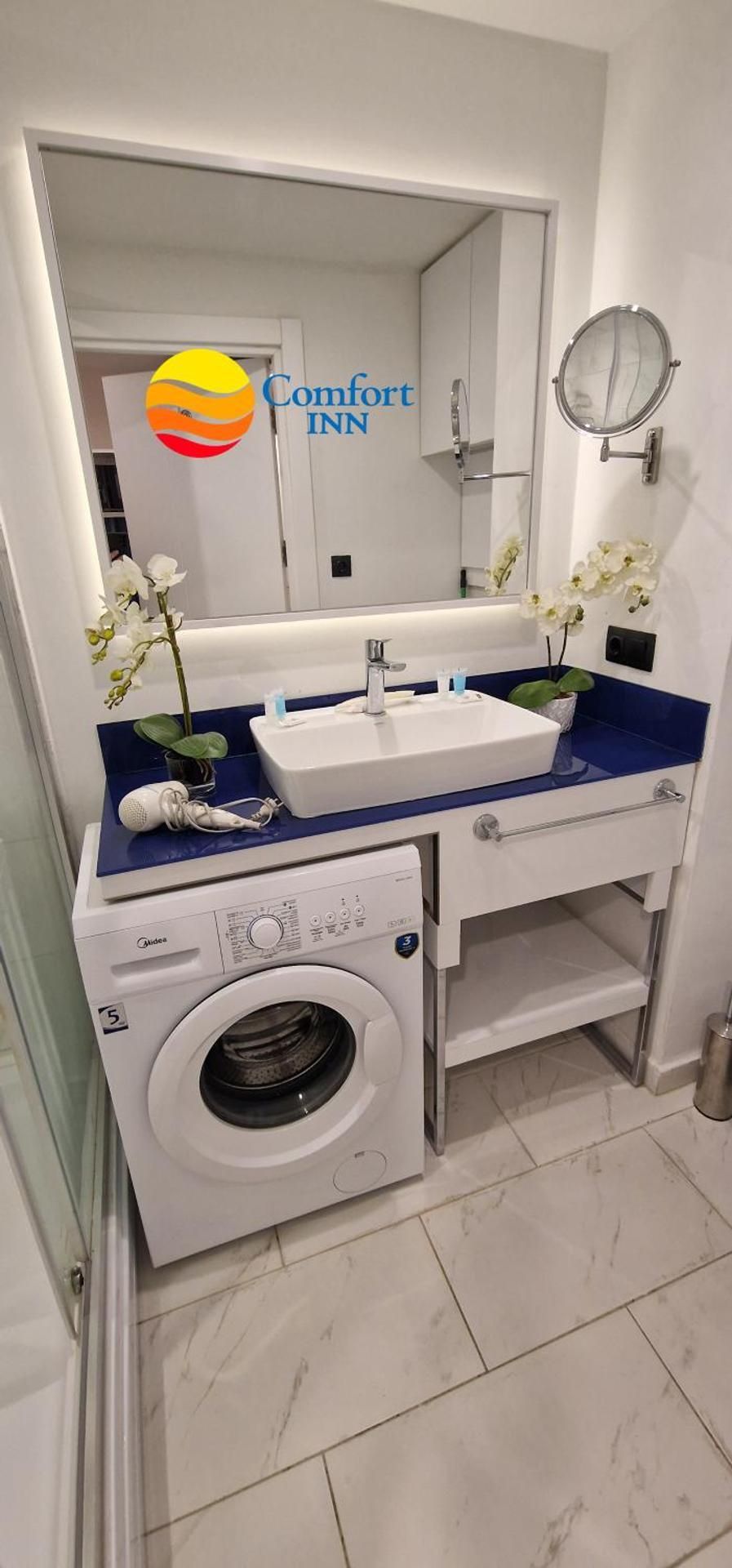 Comfort Inn ☆ Orbi City One-Bedroom Suite