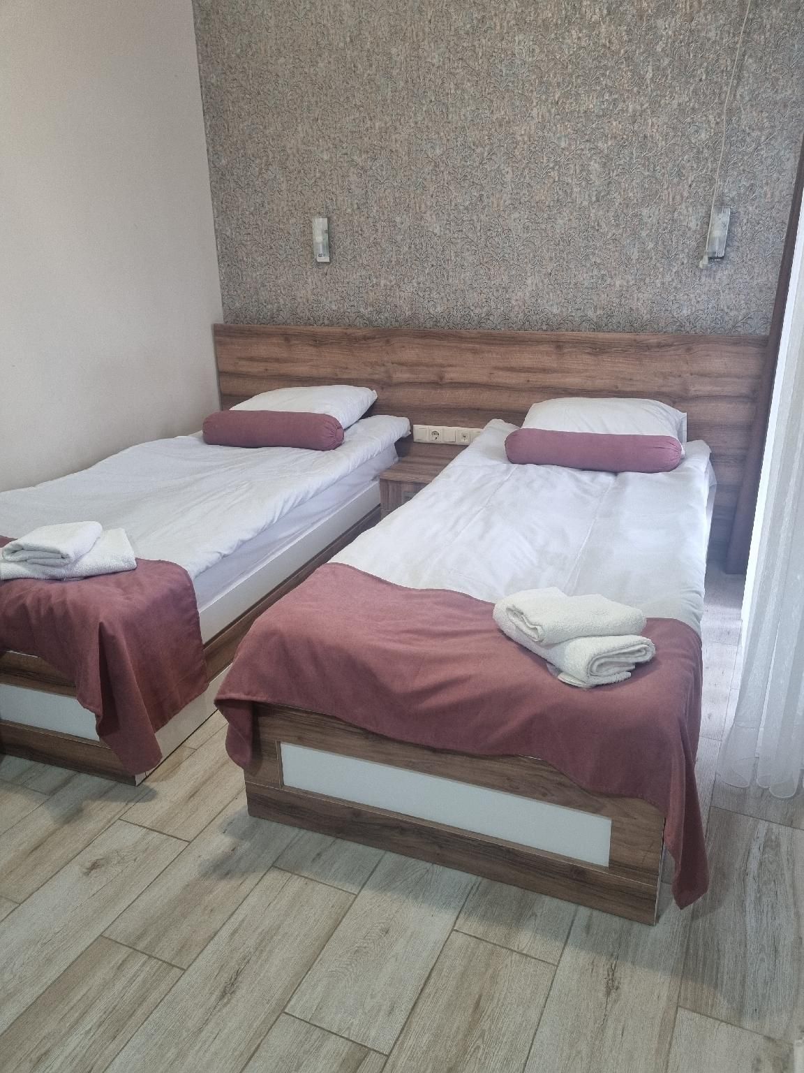 Standard Twin - 2 Single Beds
