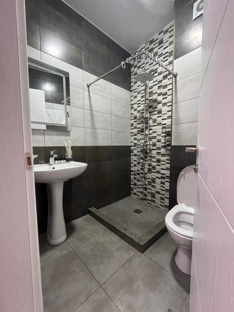 Standard Twin - 2 Single Beds