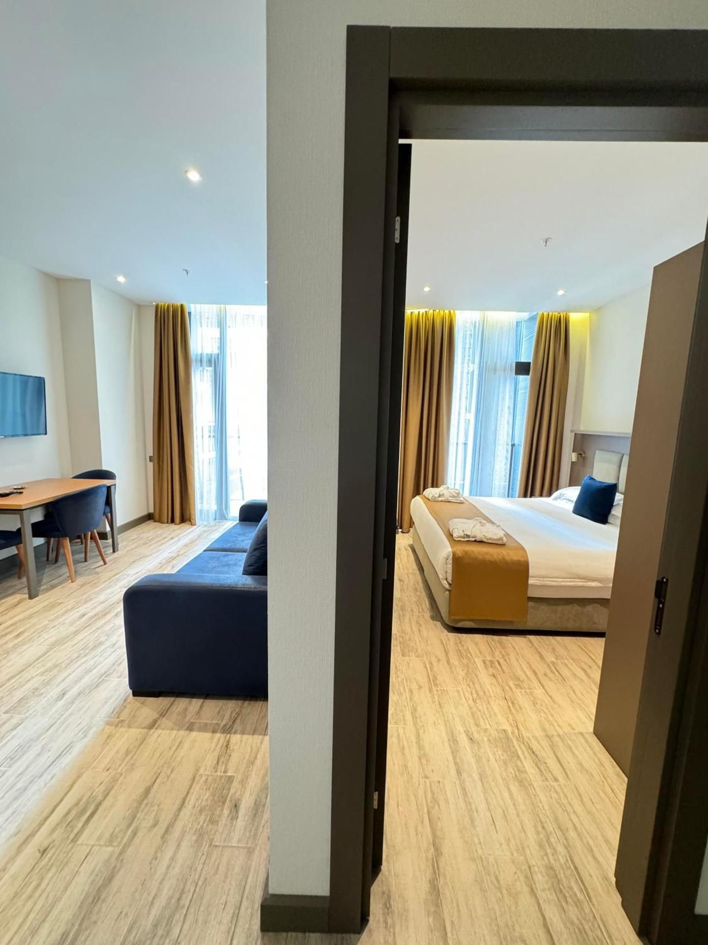 One-Bedroom Apartment