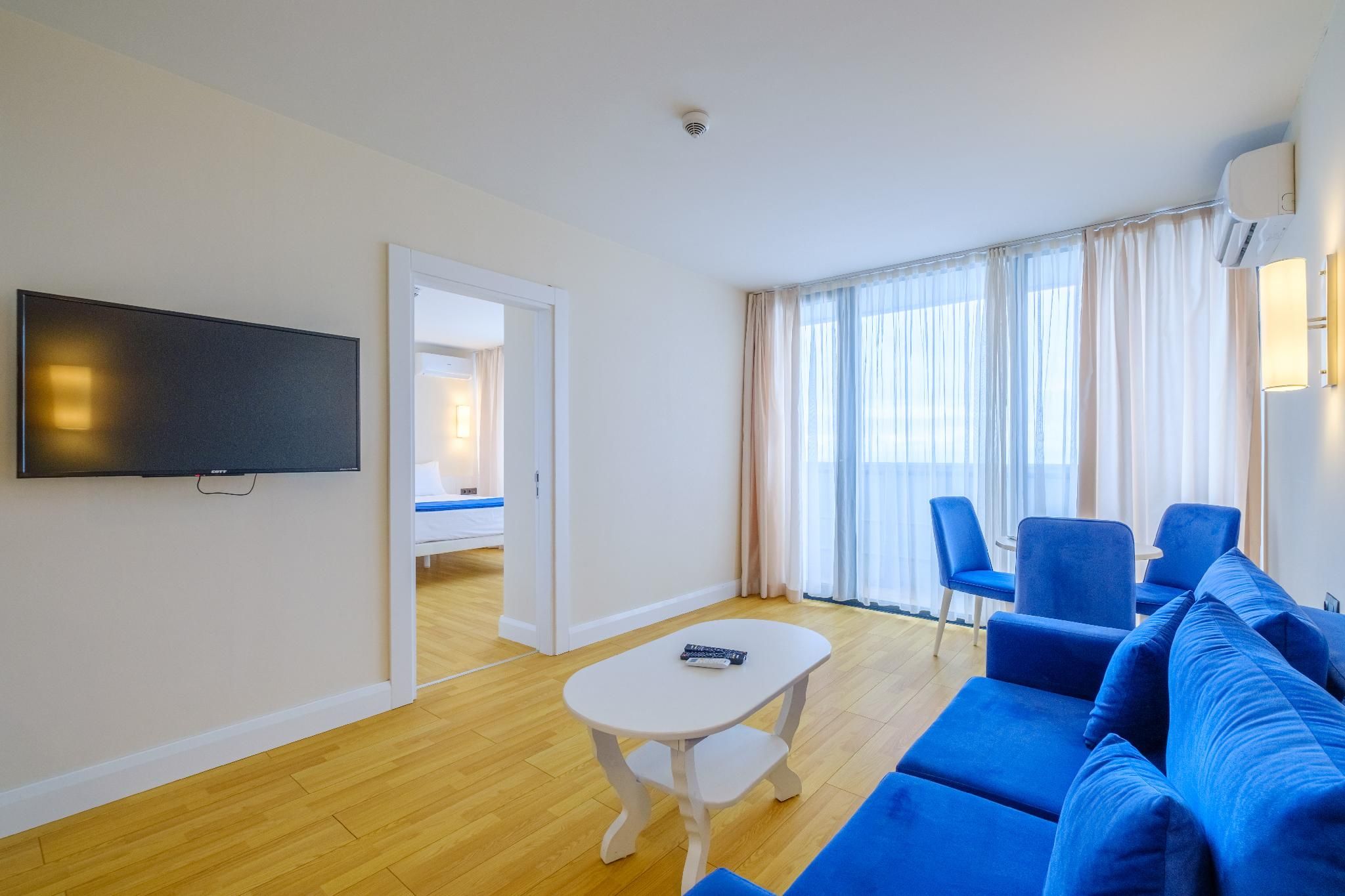 Deluxe Suite
