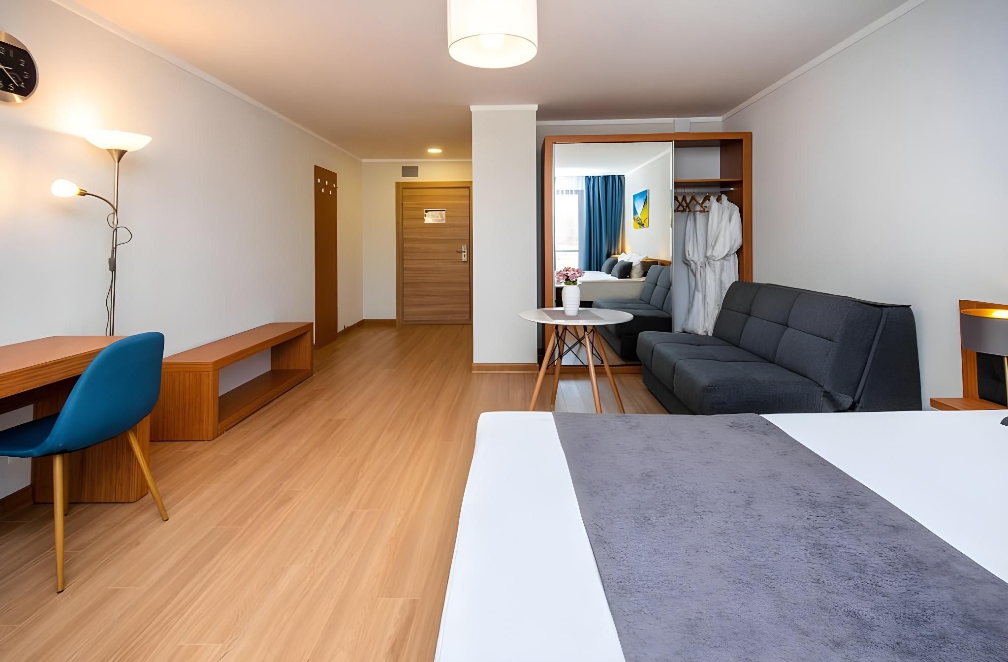 double room with sofa bed