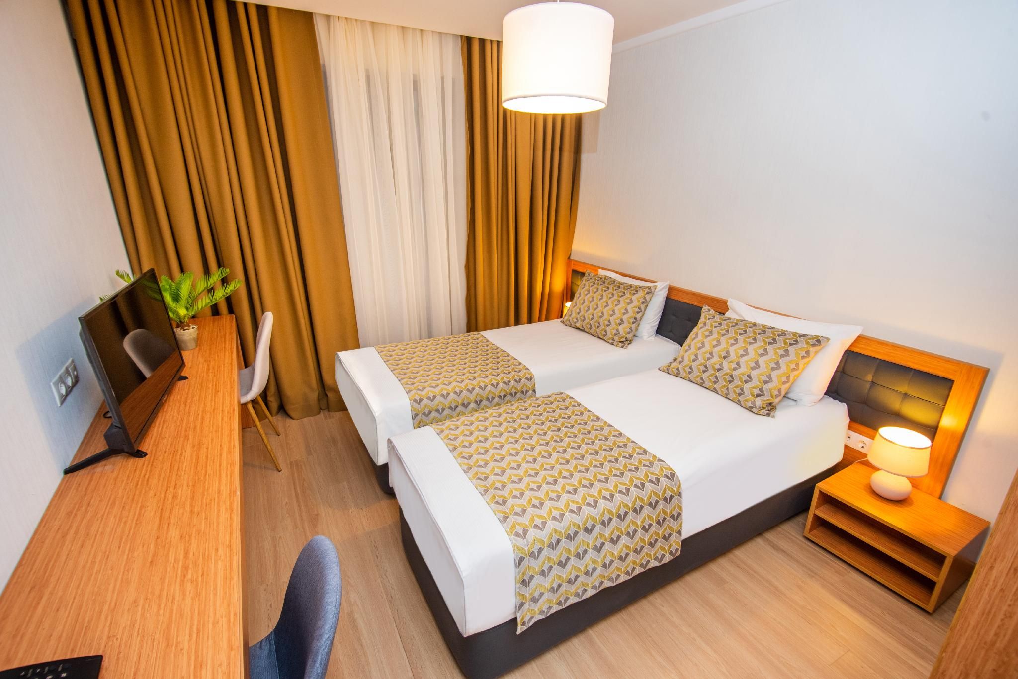Standard Twin Room with Balcony