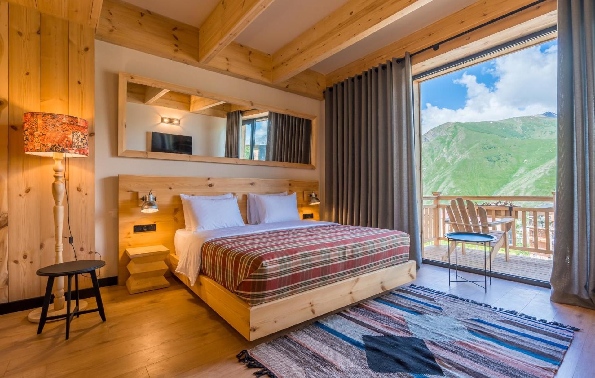 Suite with Mountain View