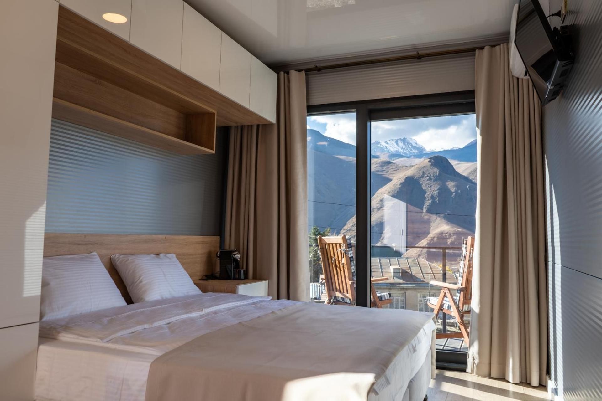 Deluxe Double or Twin Room with Balcony