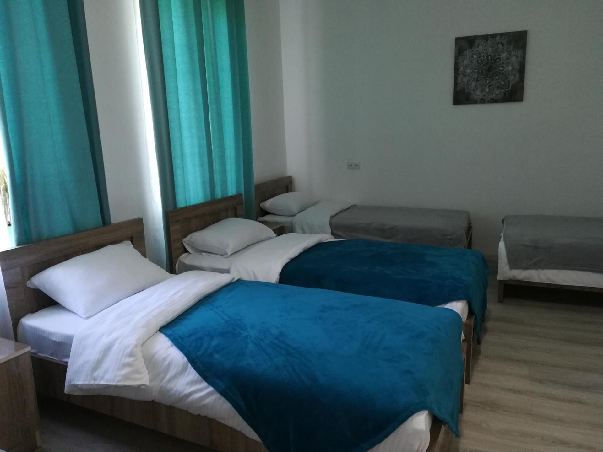 Quadruple Room with Terrace