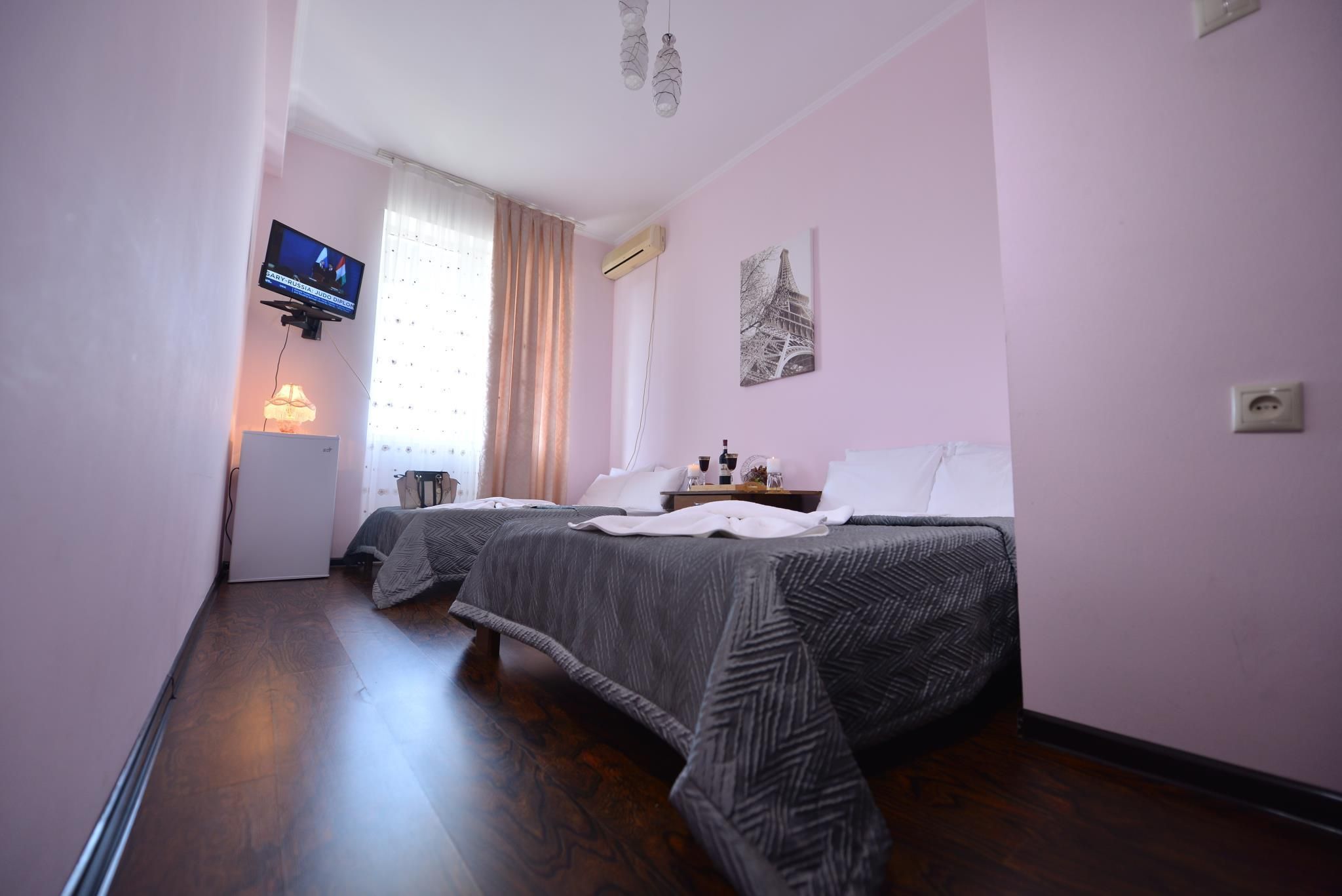 2 Bed Private