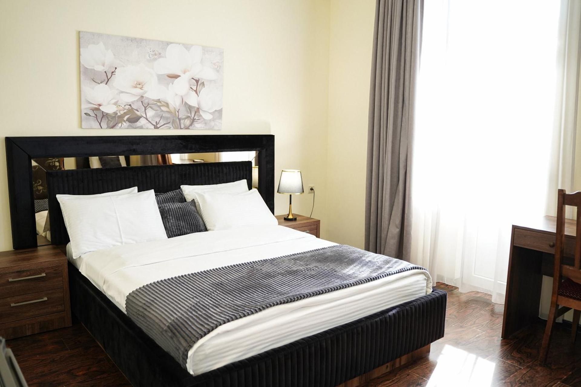 3 Bed Private