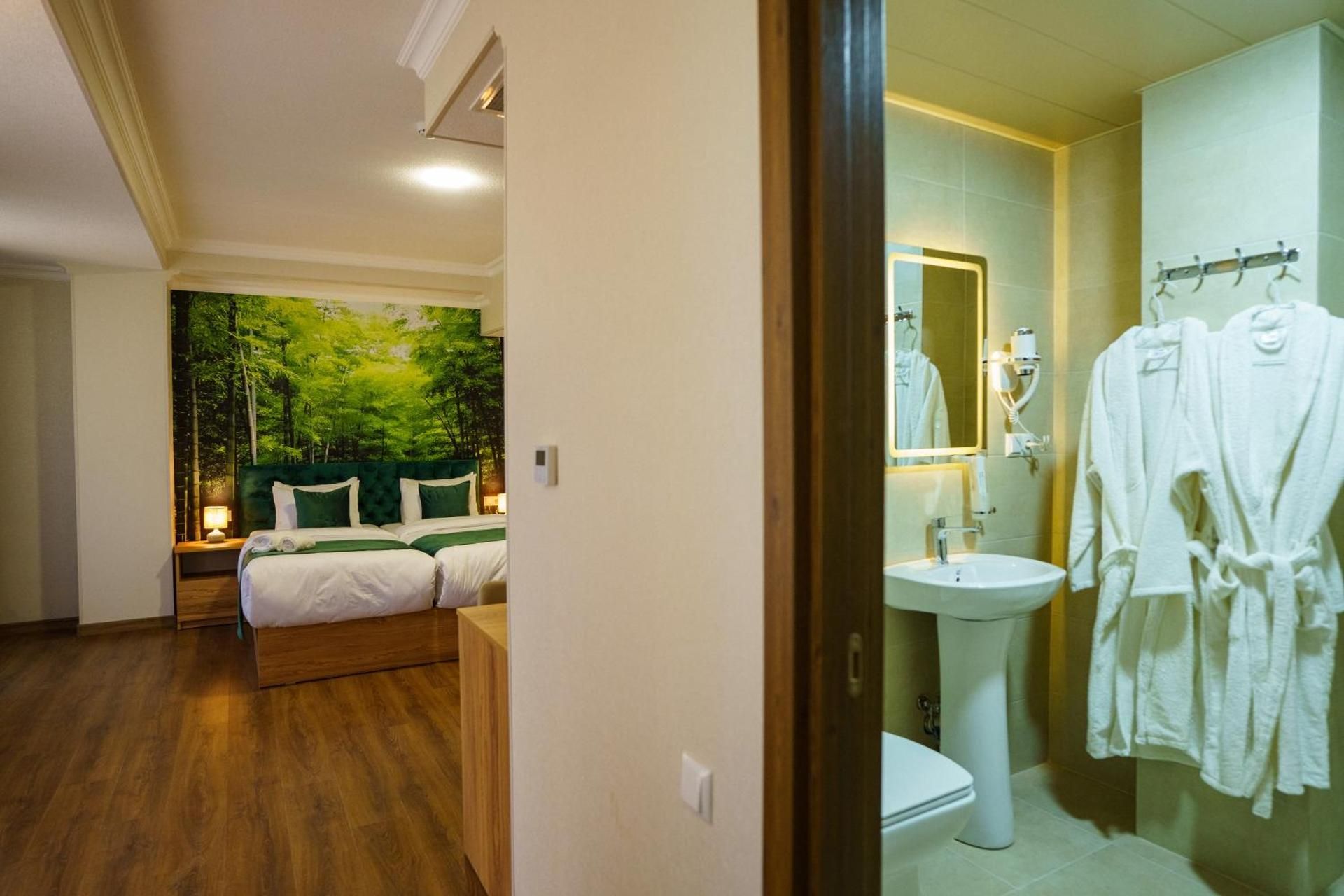 Standard Double Suite