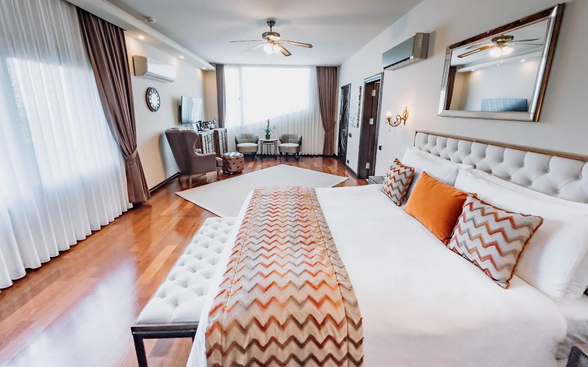 Deluxe Suite