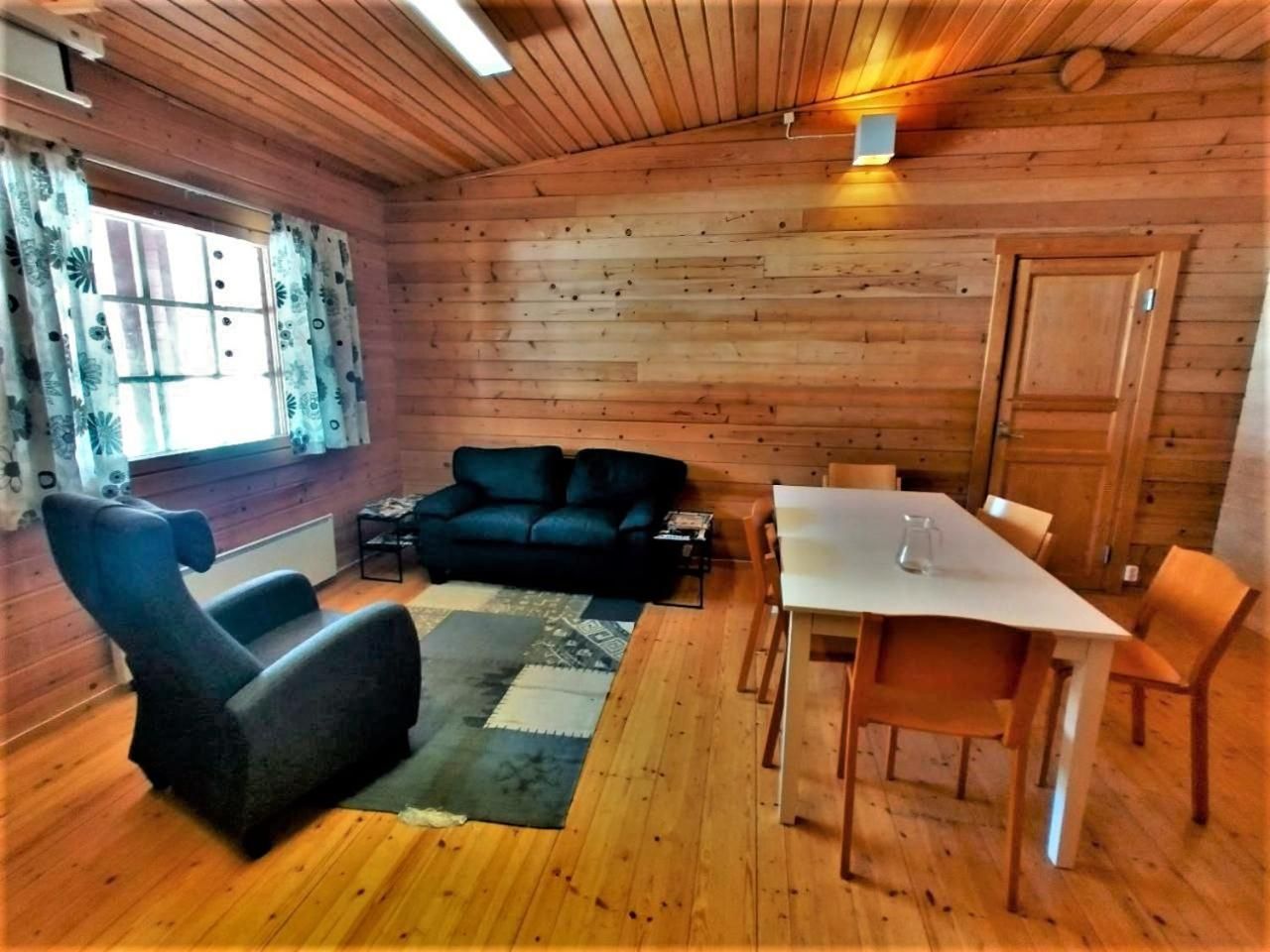 Twin Room with Shared Toilet