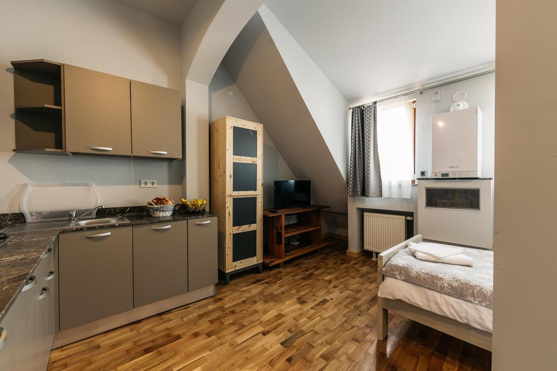 YellowBoot Aparthotel Studio Apartment 3