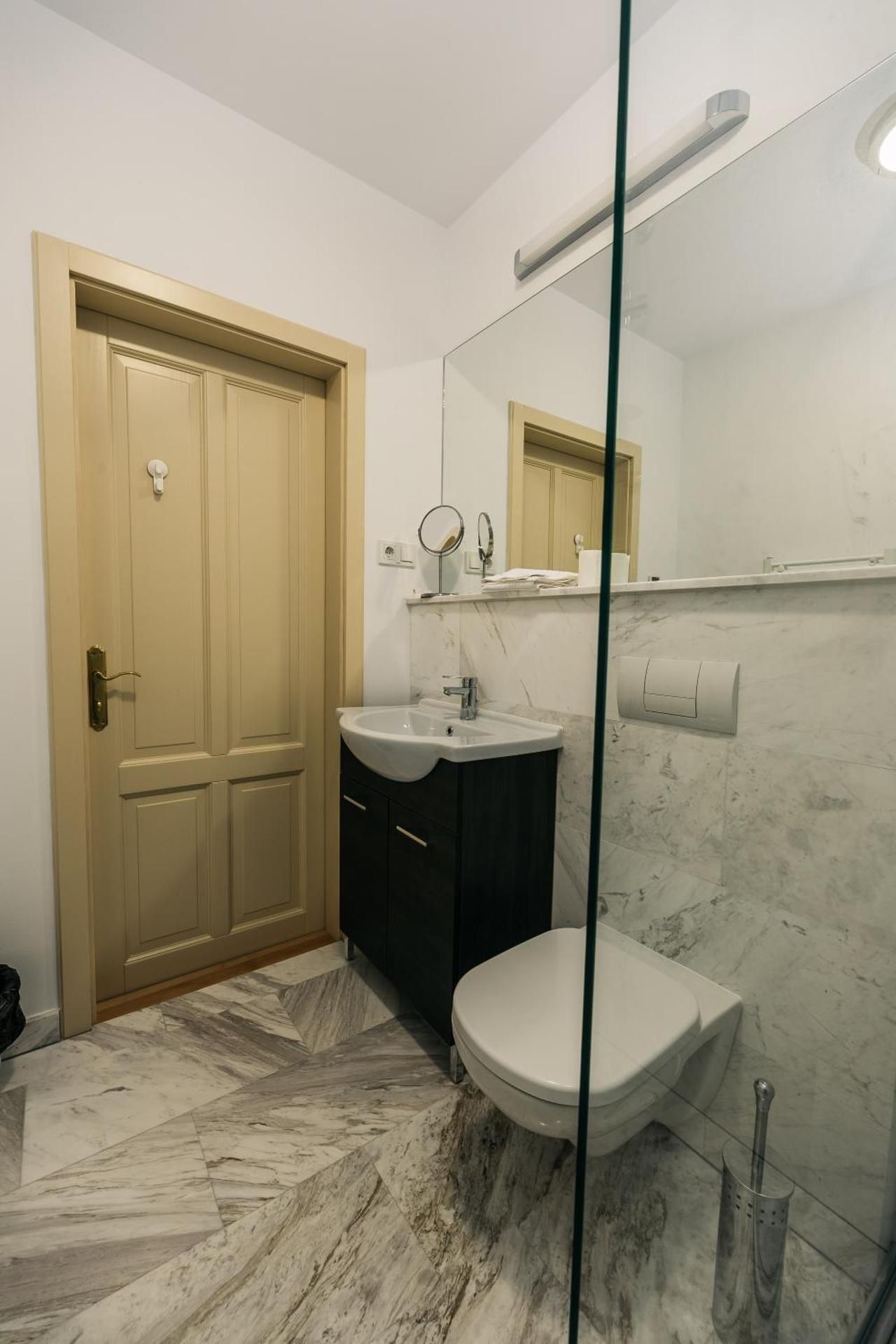 YellowBoot Aparthotel Studio Apartment 2