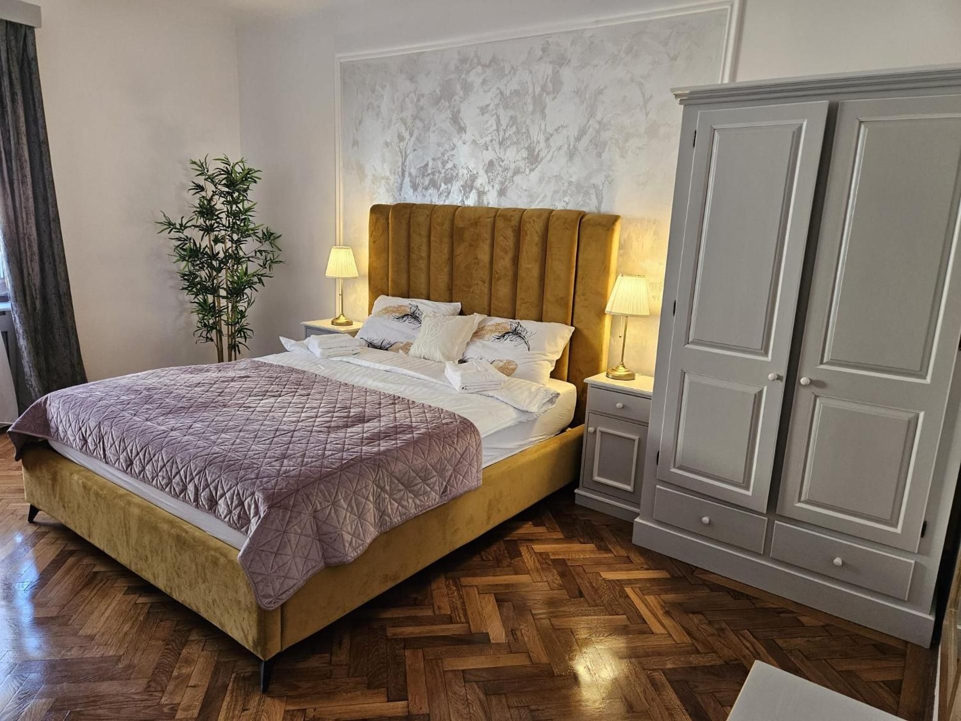 Casa Raduly Two-Bedroom Apartment 2