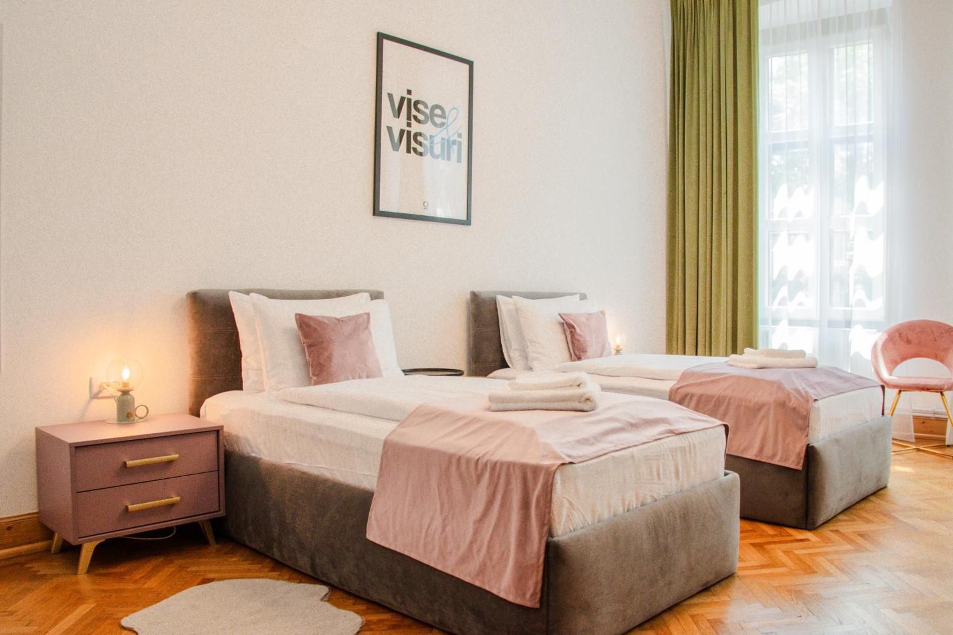 Deluxe Apartment
