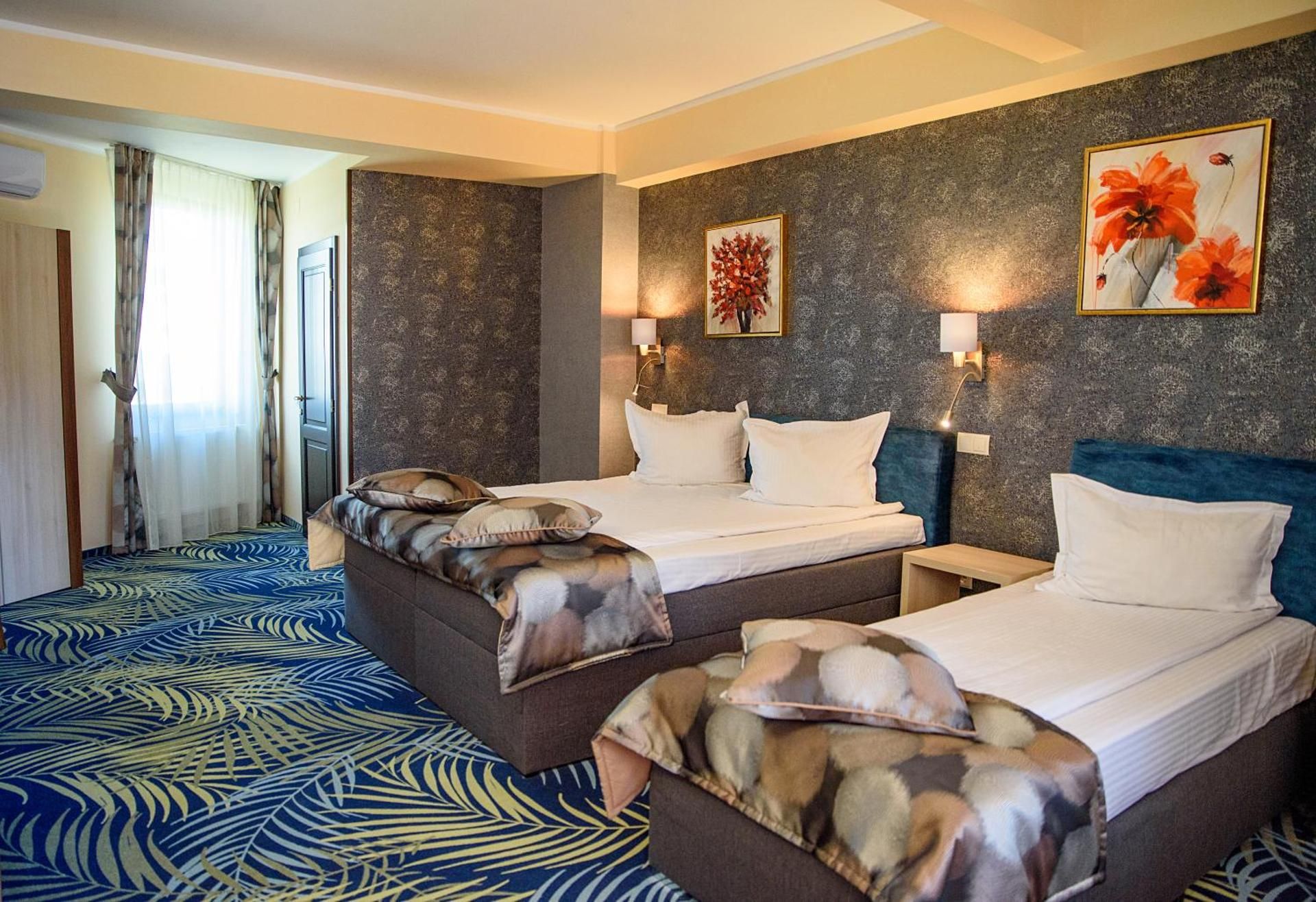 Hotel Stefani Triple Room 10