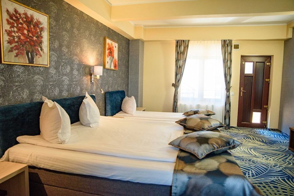 Hotel Stefani Triple Room 9