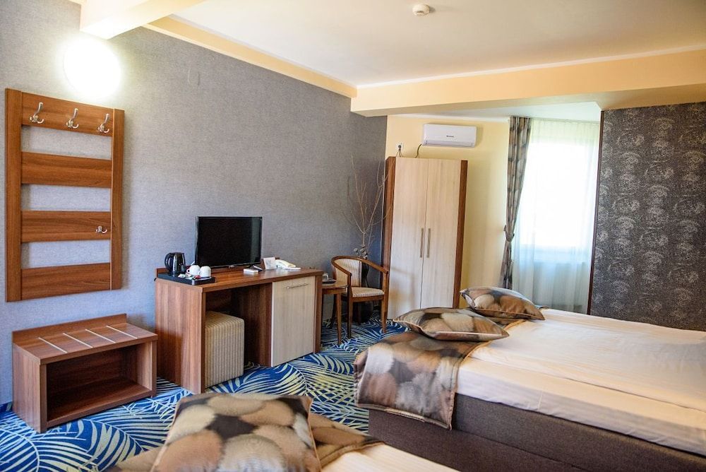 Hotel Stefani Triple Room 5